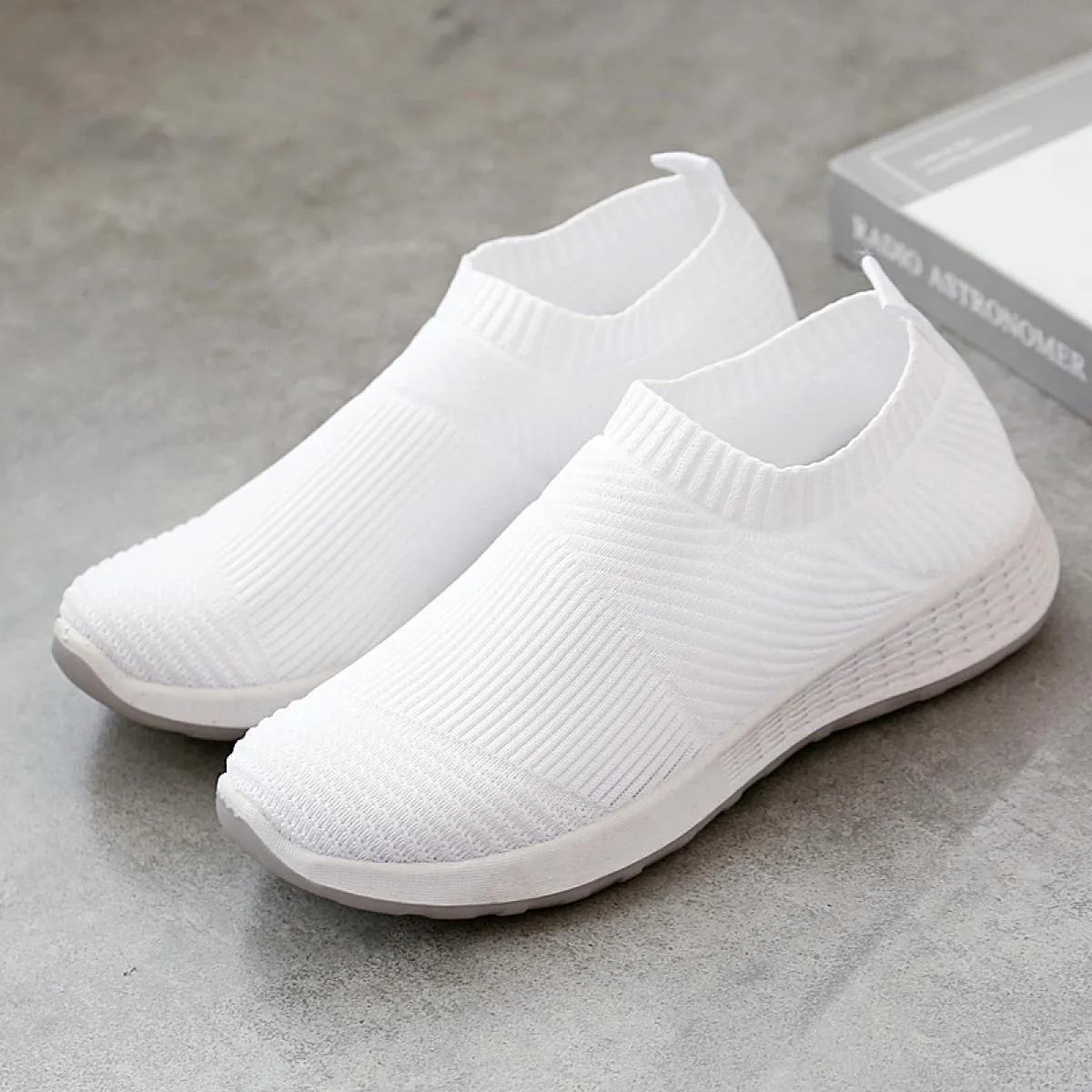 2022 nuove calze traspiranti scarpe da donna scarpe da donna mocassini moda suola morbida leggera sneakers casual con plateau do