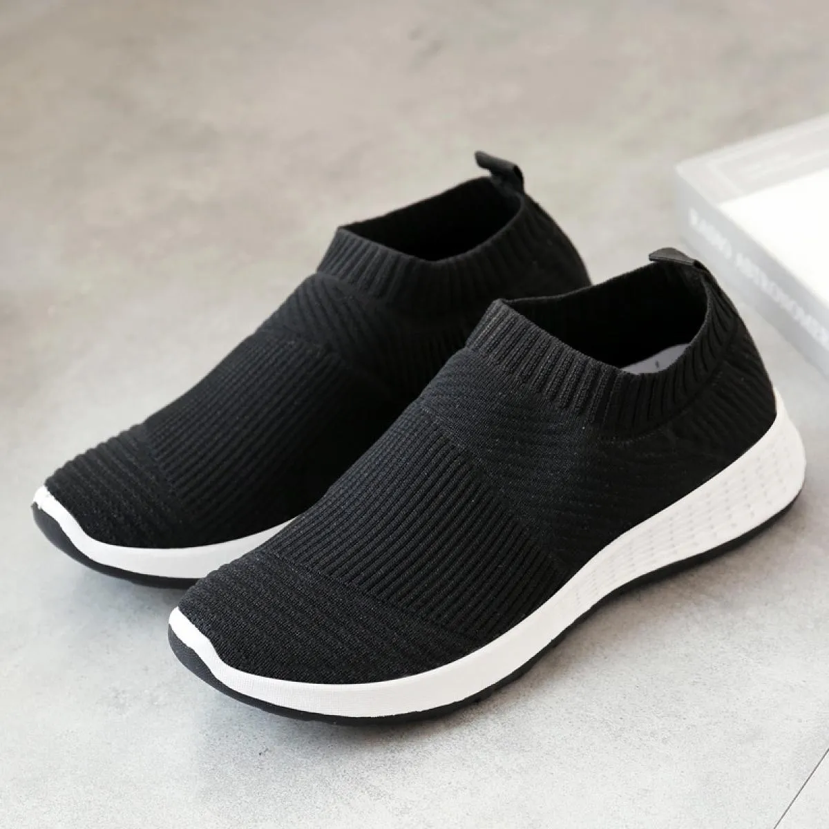 2022 nuove calze traspiranti scarpe da donna scarpe da donna mocassini moda suola morbida leggera sneakers casual con plateau do