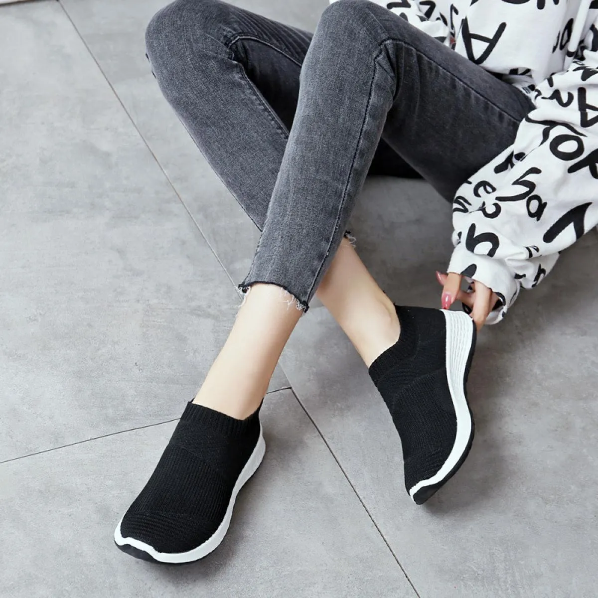 2022 nuove calze traspiranti scarpe da donna scarpe da donna mocassini moda suola morbida leggera sneakers casual con plateau do