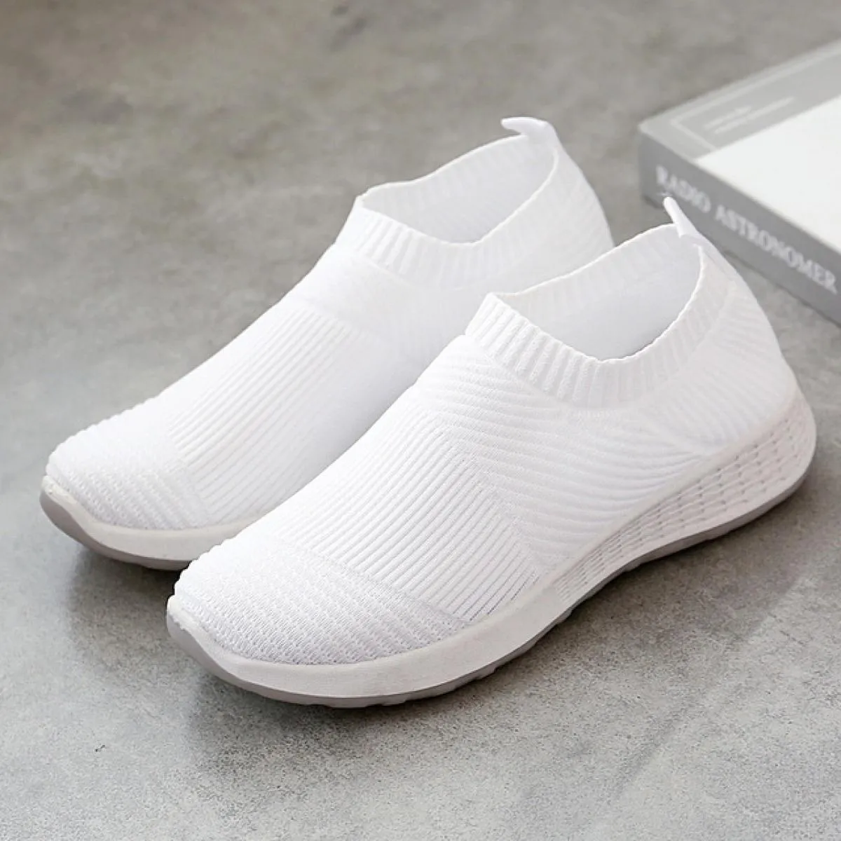 2022 nuove calze traspiranti scarpe da donna scarpe da donna mocassini moda suola morbida leggera sneakers casual con plateau do