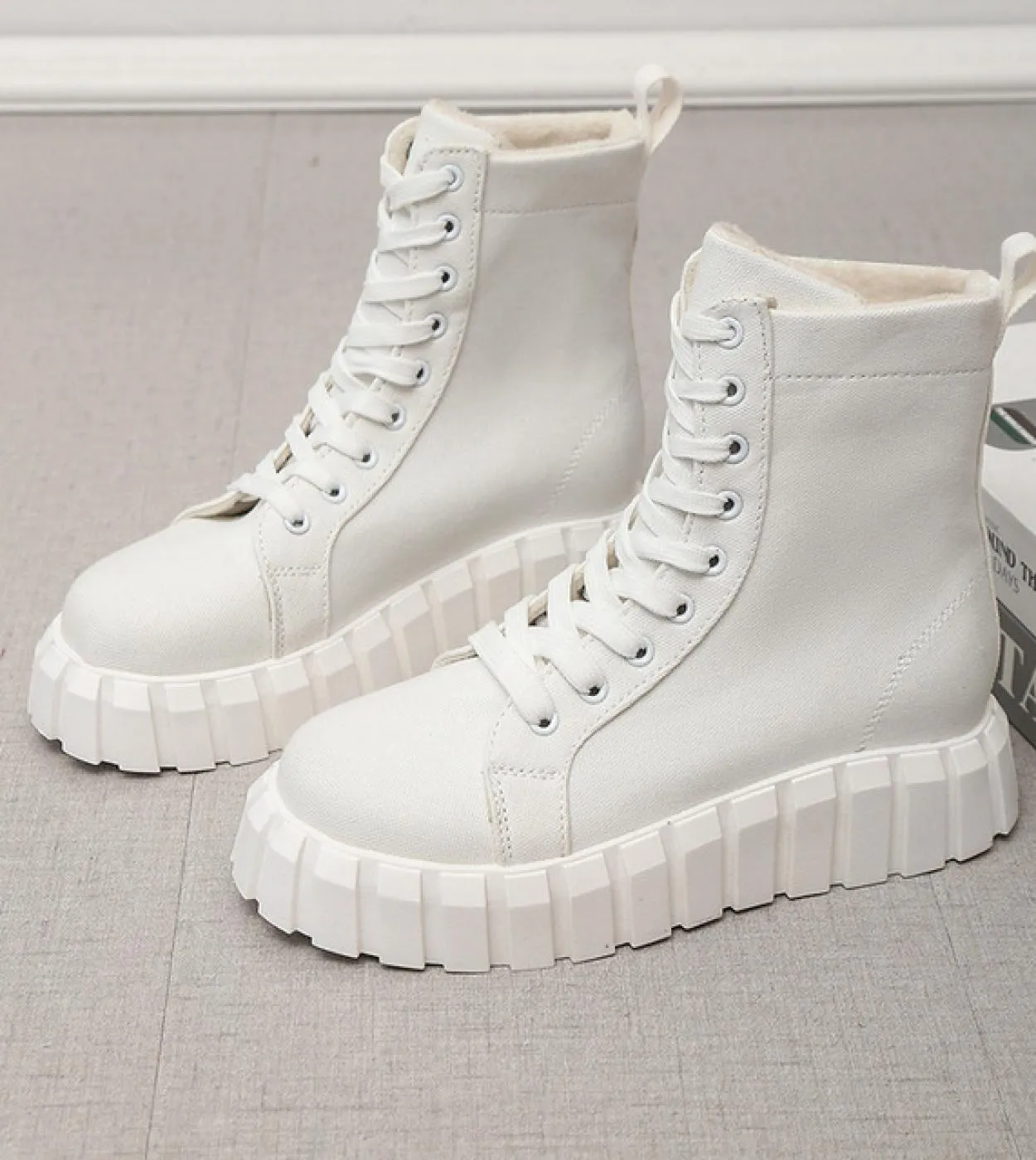2022 nuove donne stivali moda tacchi piattaforme casual stivaletti donna scarpe stringate donna stivaletti scarpe grosse per wom