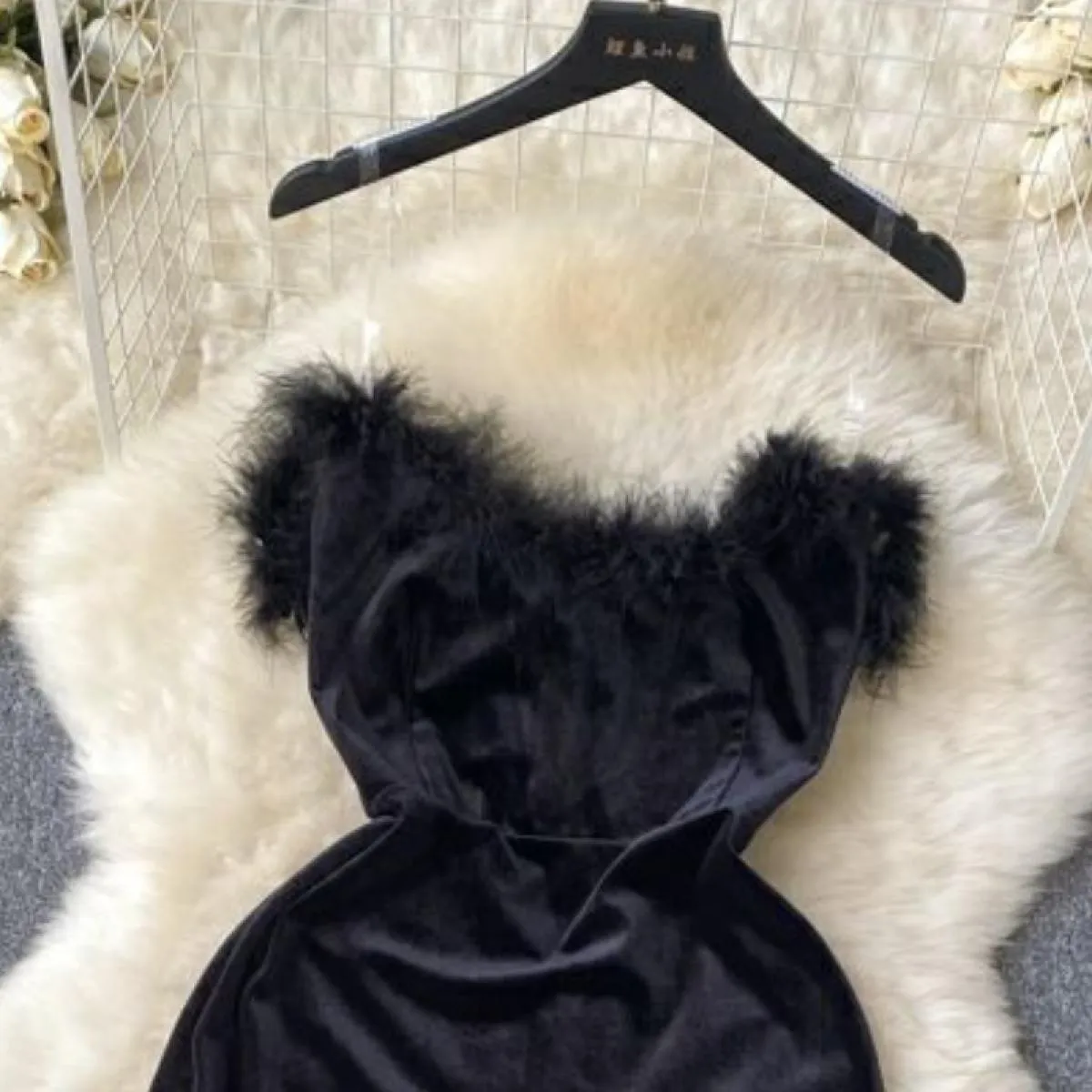 Abito da festa lungo nero estivo per le donne Piume cuciture Scollo a barchetta Abiti formali femminili Velluto Elegante serata