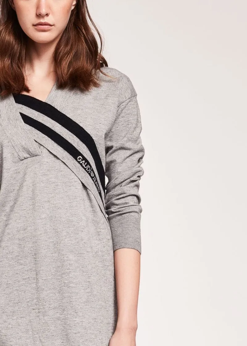 Abito in maglia con incrocio