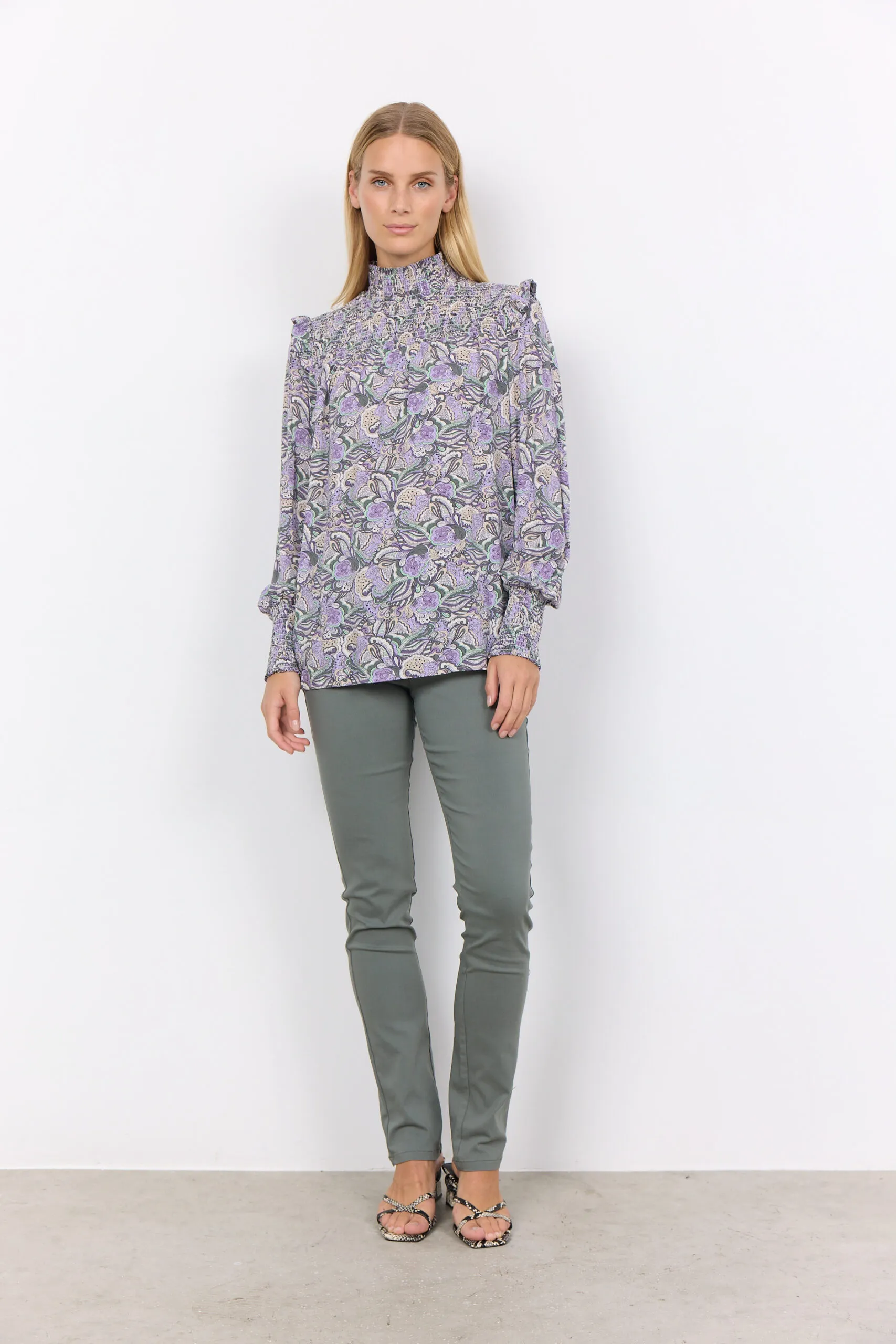 Blusa Femminile SC-Alberte 1 in LENZING™ ECOVERO™ Viscosa con Stampa Geometrica – Stile e Sostenibilità