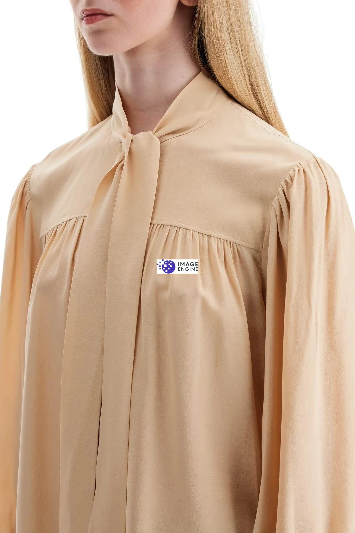 Blusa in seta con lavallière
