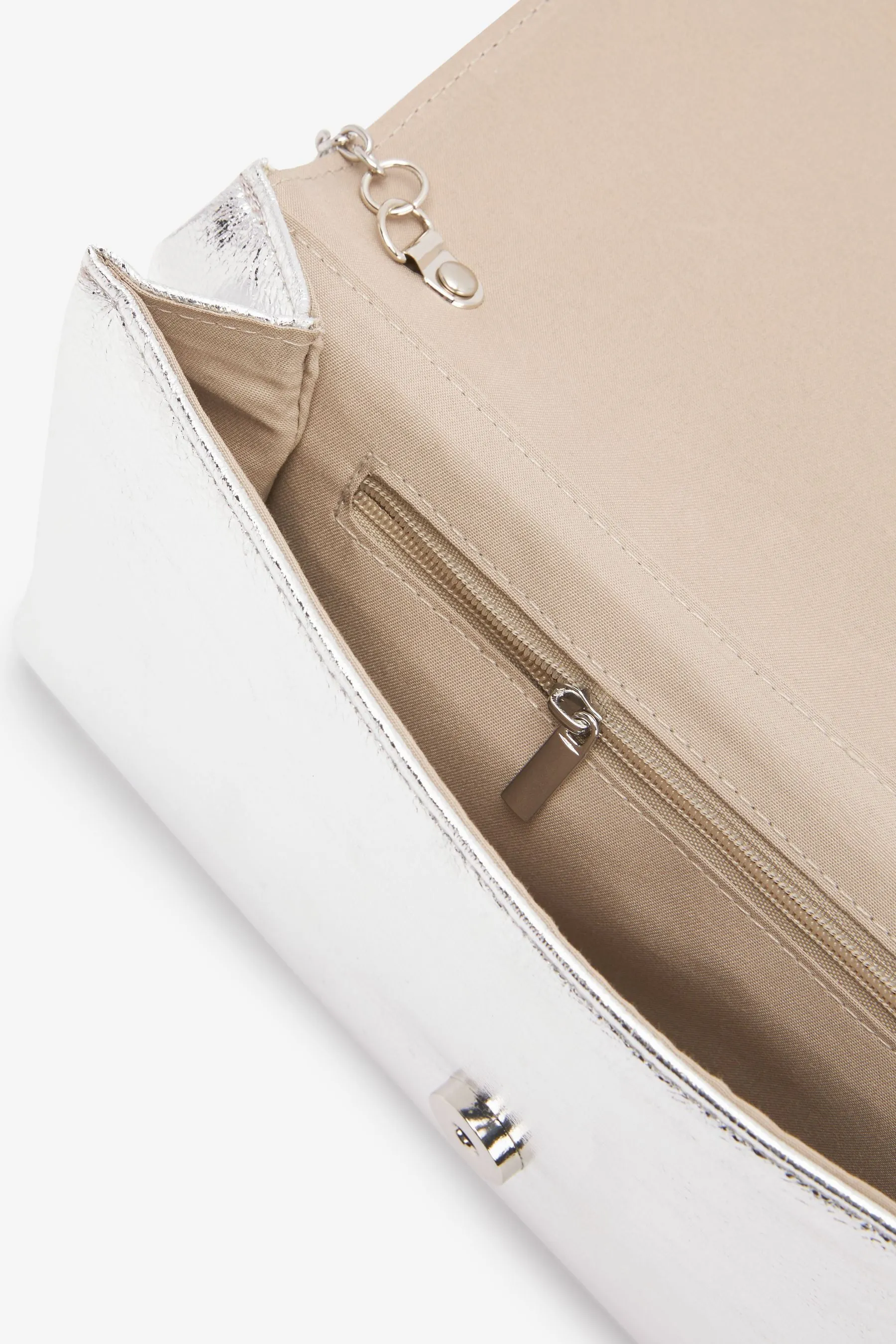 Borsa pochette con catena a tracolla rimovibile