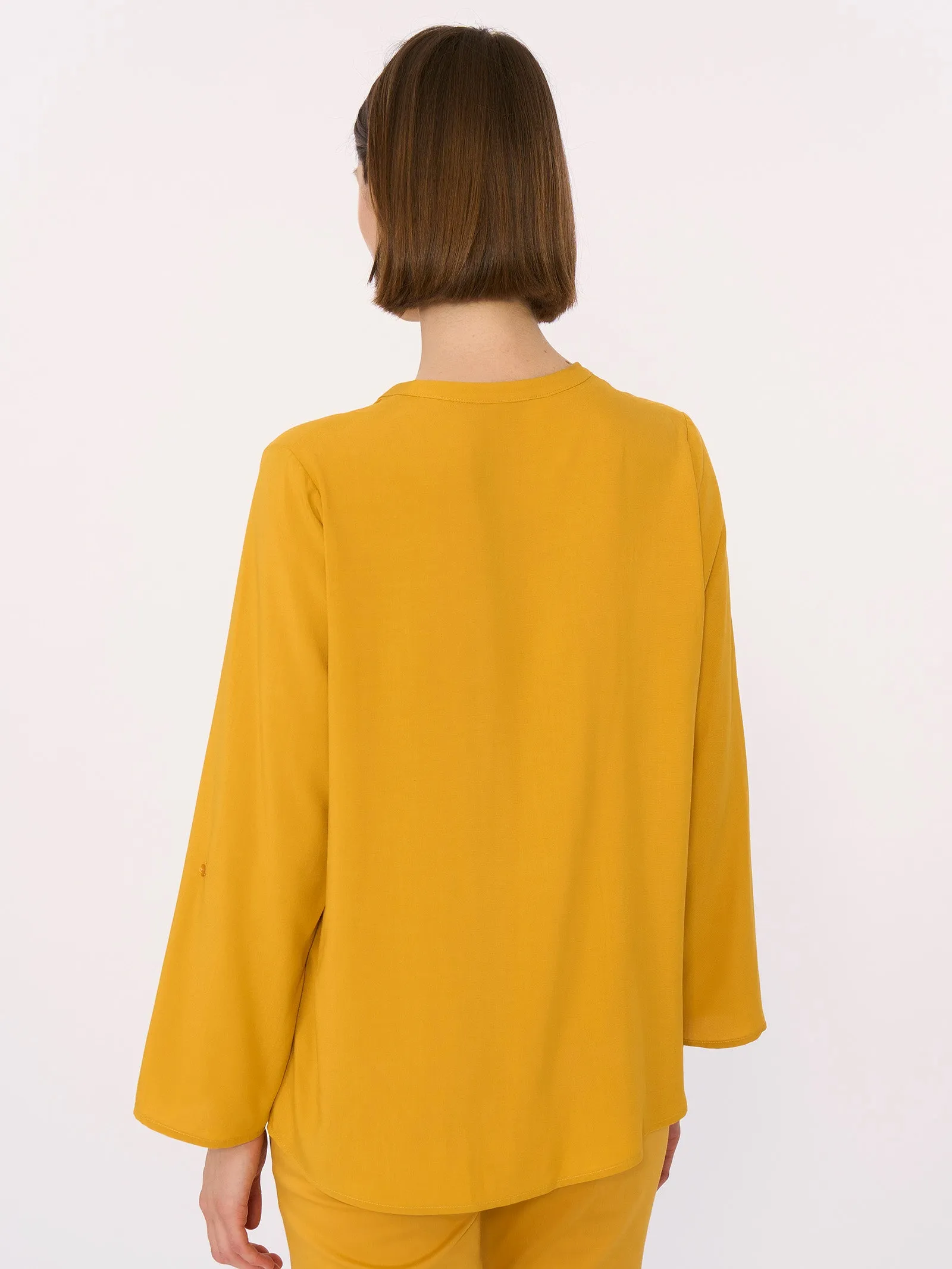 Camicia con collo alla coreana in EcoSeta - Golden Spice
