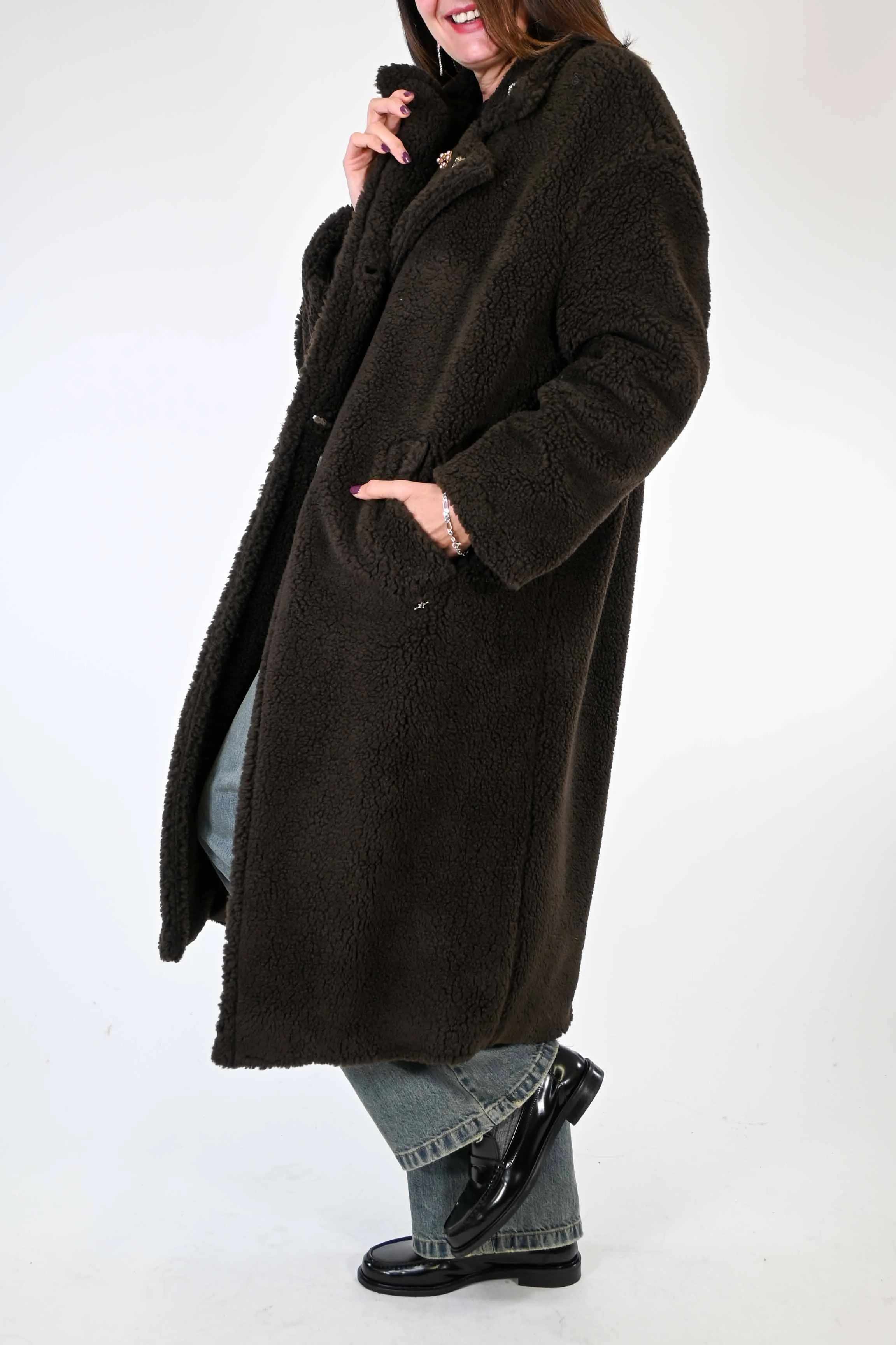 CAPPOTTO AD ORSETTO CON SPILLE COLOR MORO