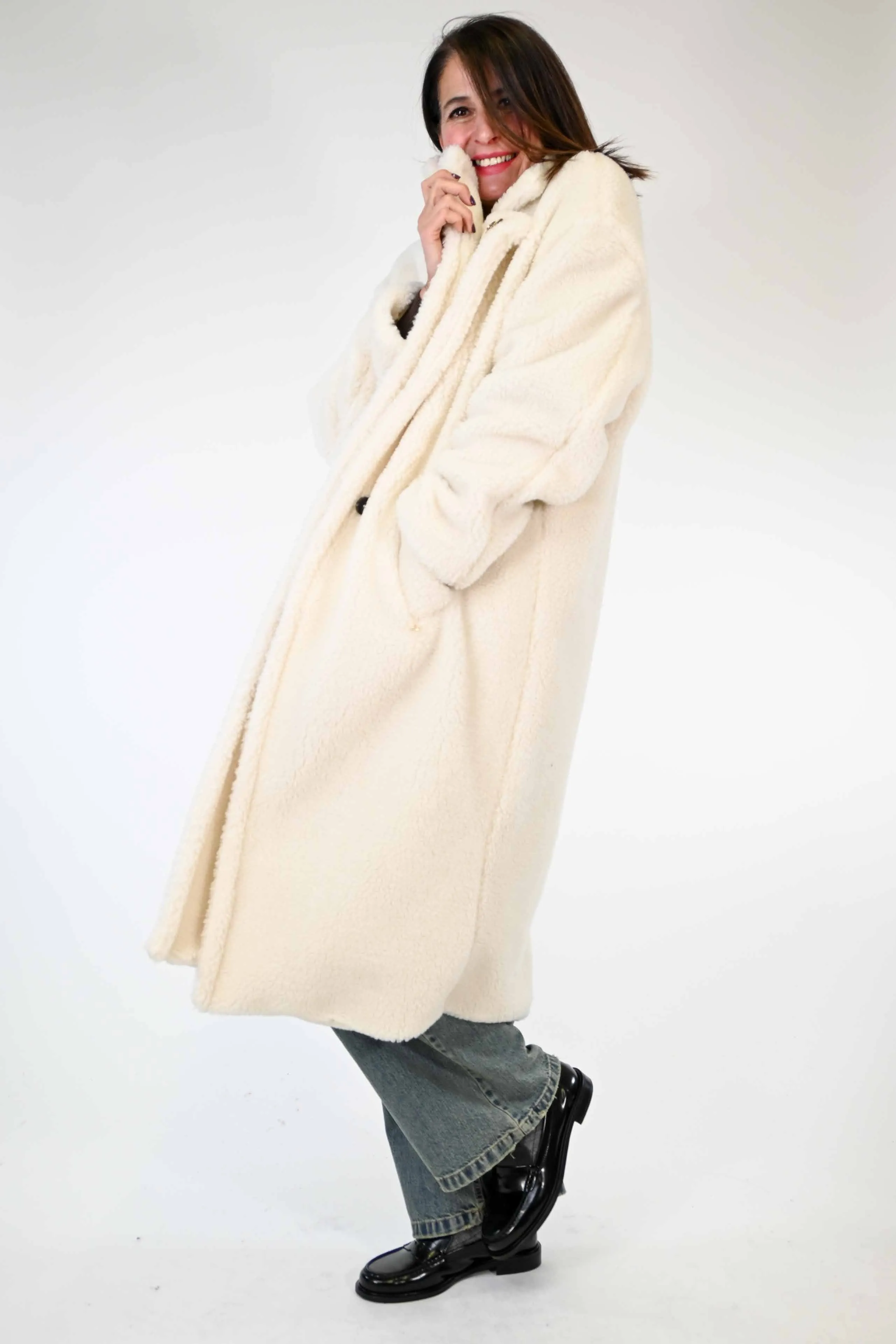CAPPOTTO AD ORSETTO CON SPILLE COLOR PANNA