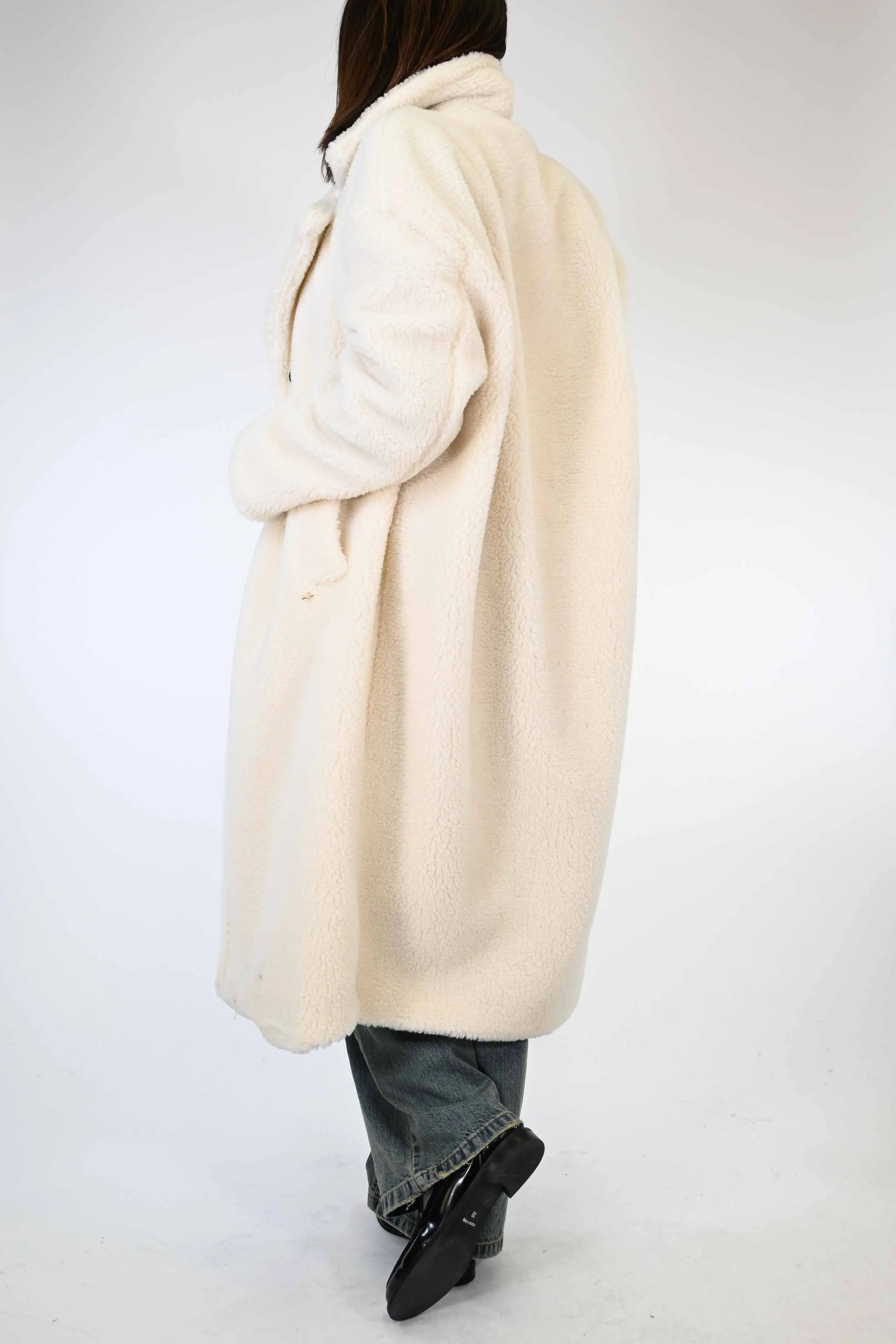 CAPPOTTO AD ORSETTO CON SPILLE COLOR PANNA