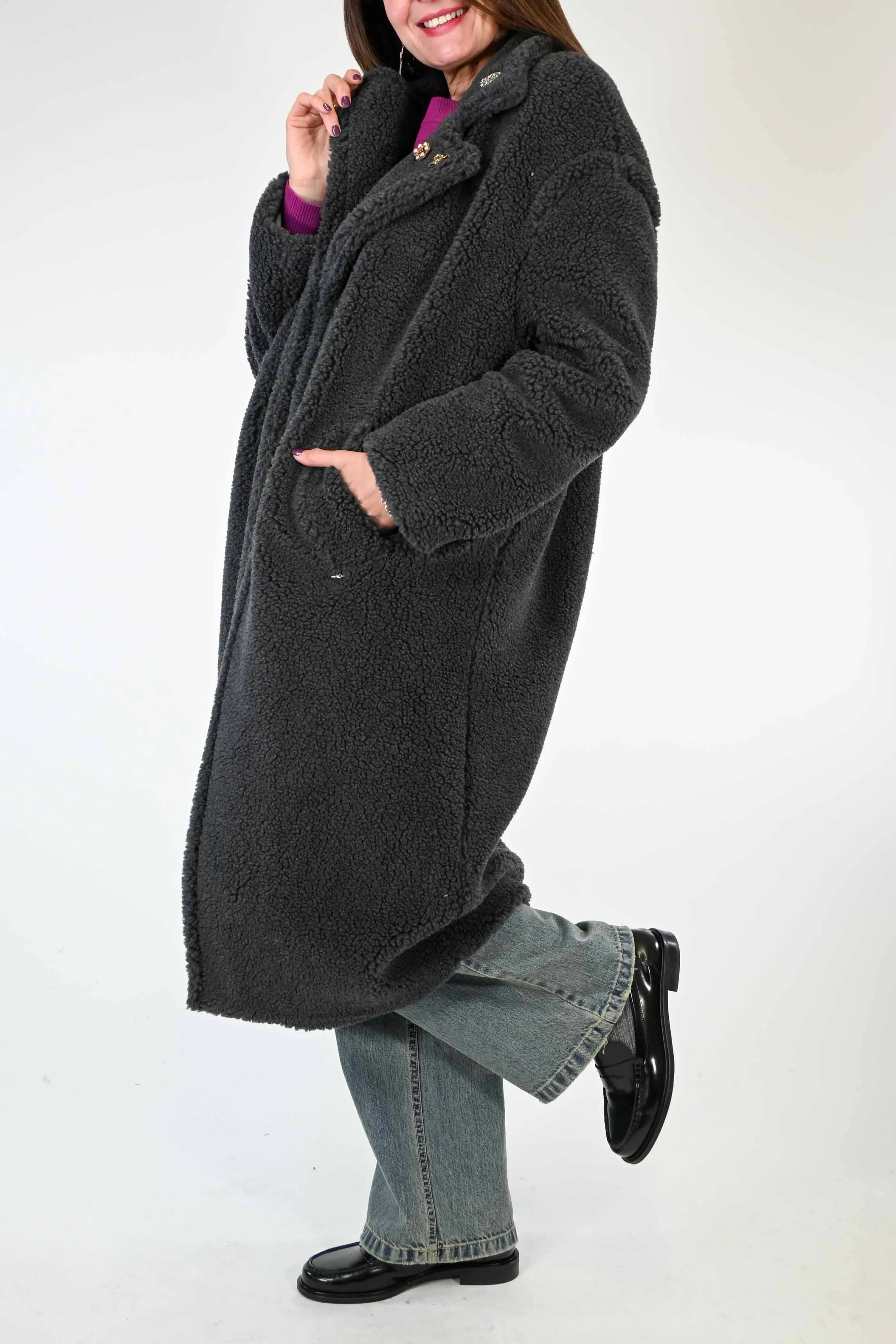 CAPPOTTO AD ORSETTO CON SPILLE COLOR PIOMBO