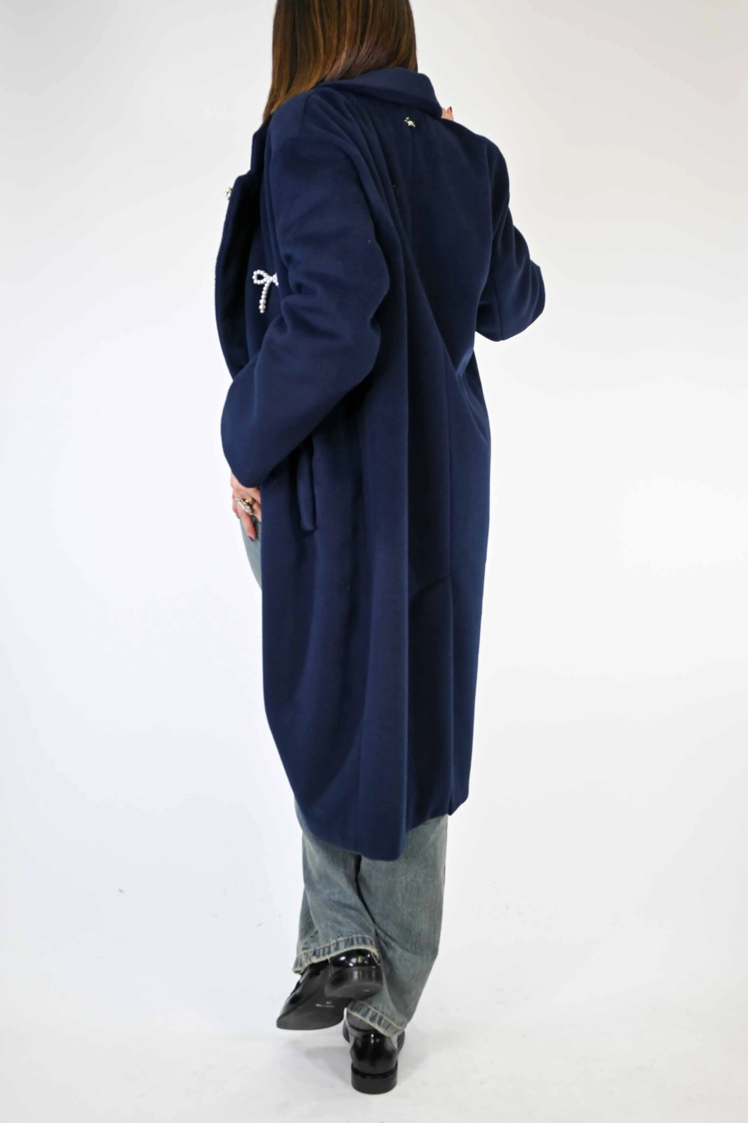 CAPPOTTO DUE BOTTONI CON SPILLE COLOR BLU