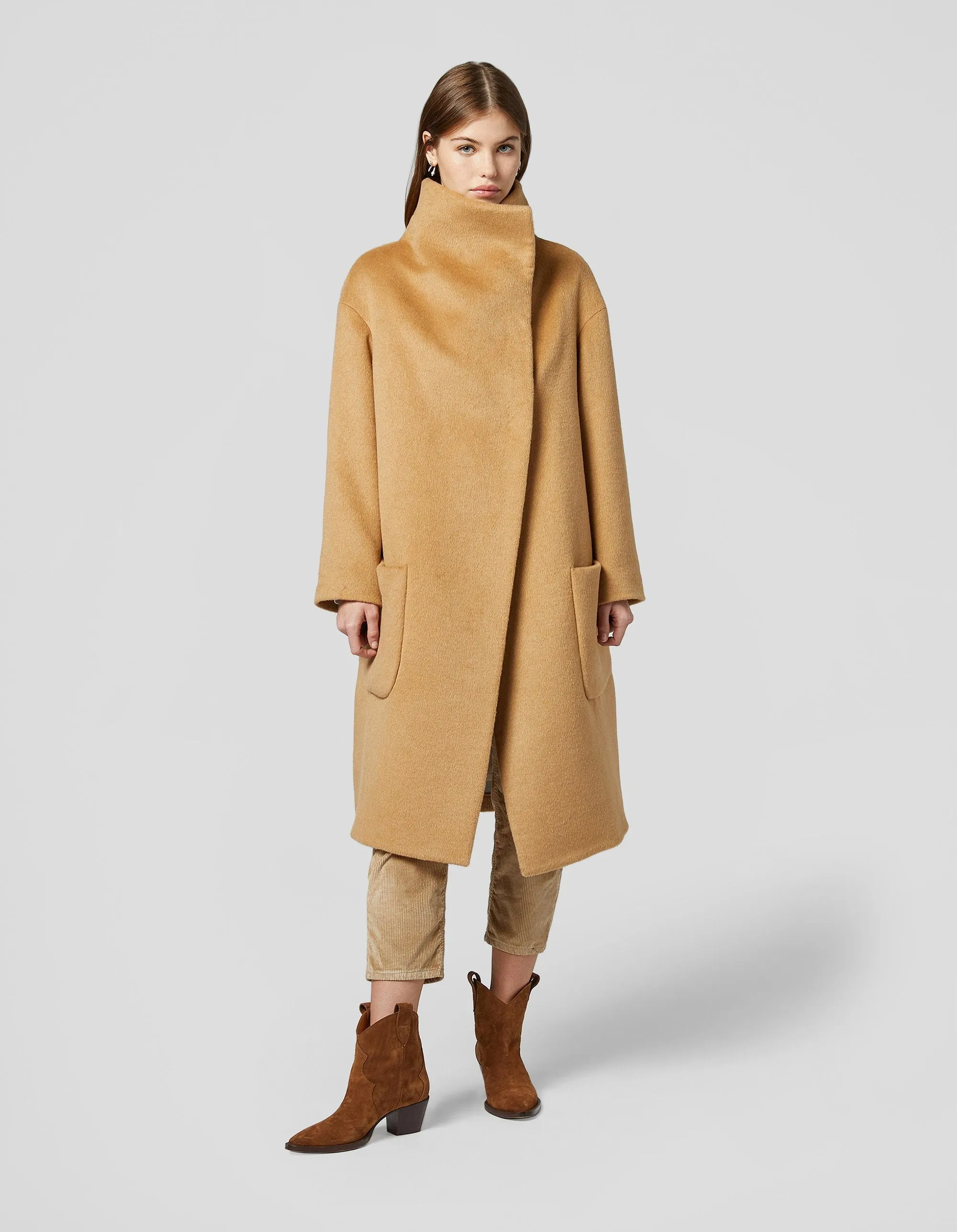 Cappotto over collo a cratere