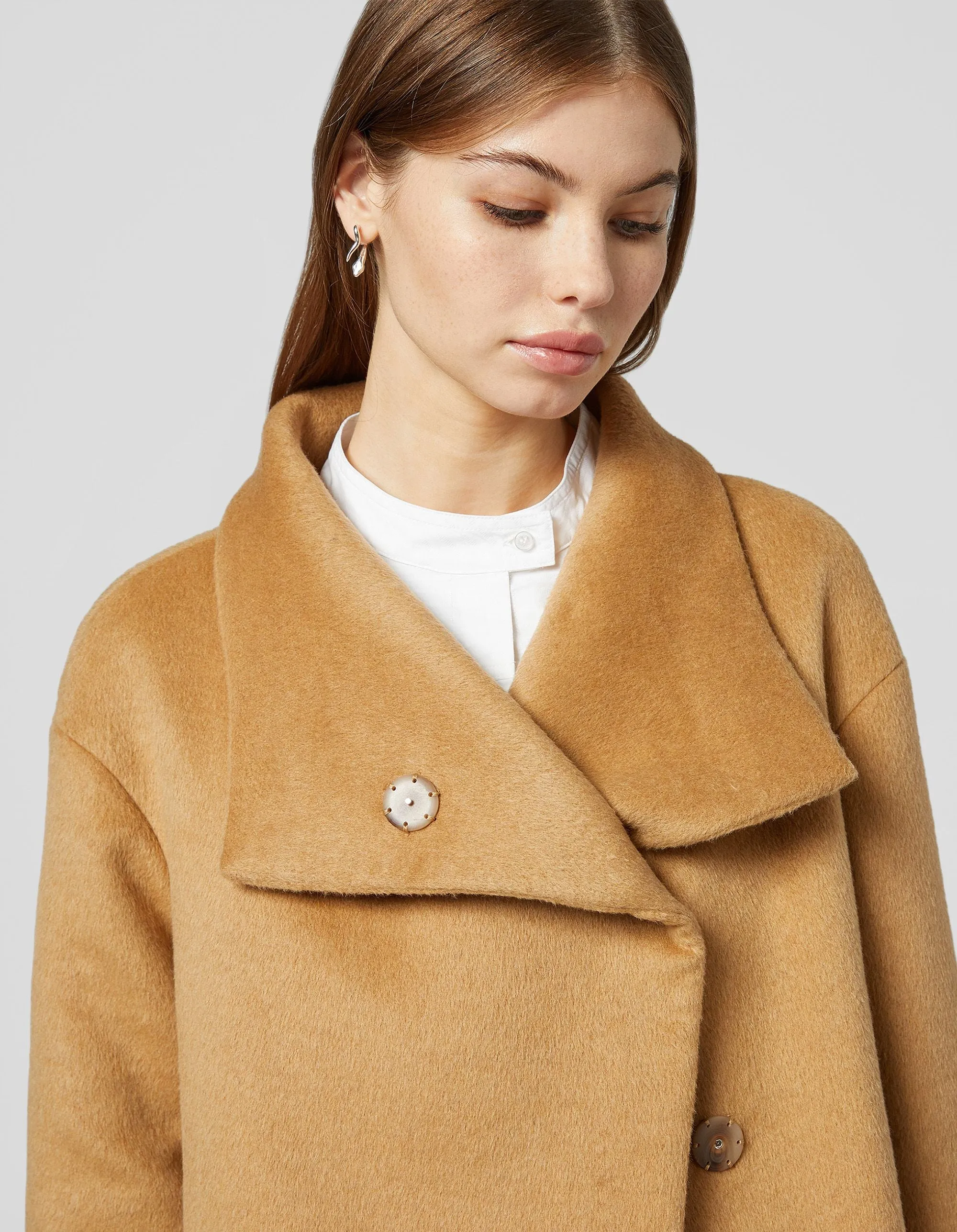 Cappotto over collo a cratere