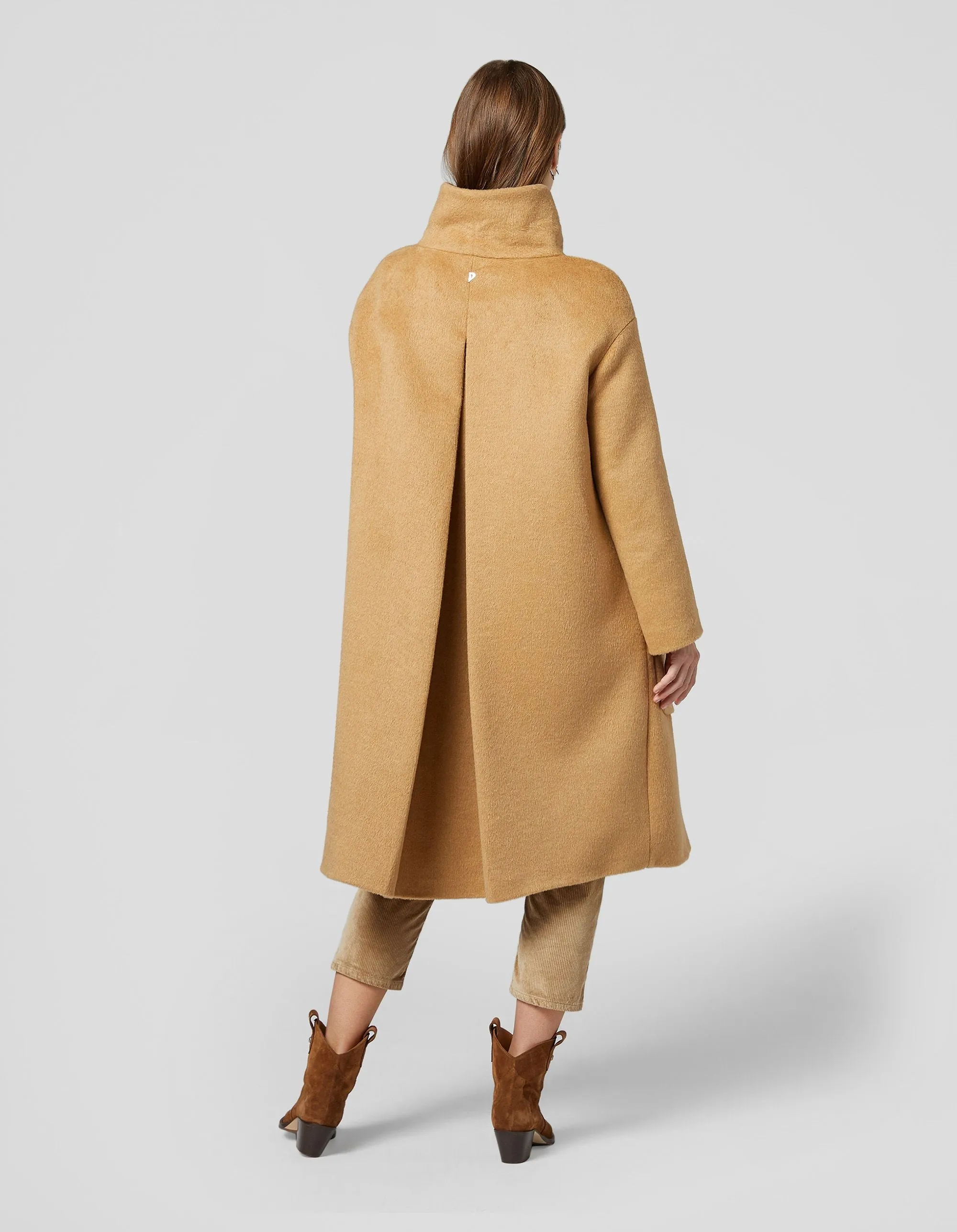 Cappotto over collo a cratere