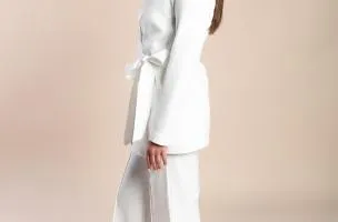 Completo giacca e pantaloni eleganti, bianco