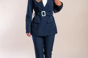 Completo giacca e pantaloni eleganti, blu scuro