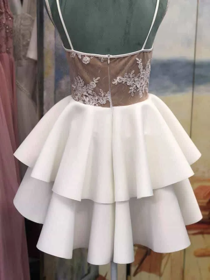 Elegante abito svasato in tessuto scuba e tulle ricamato (corpino con fodera beige)