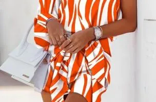 Elegante mini abito asimmetrico Vestea, arancio