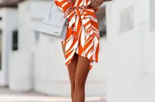 Elegante mini abito asimmetrico Vestea, arancio