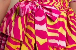 Elegante mini abito con balze Bovina, fucsia