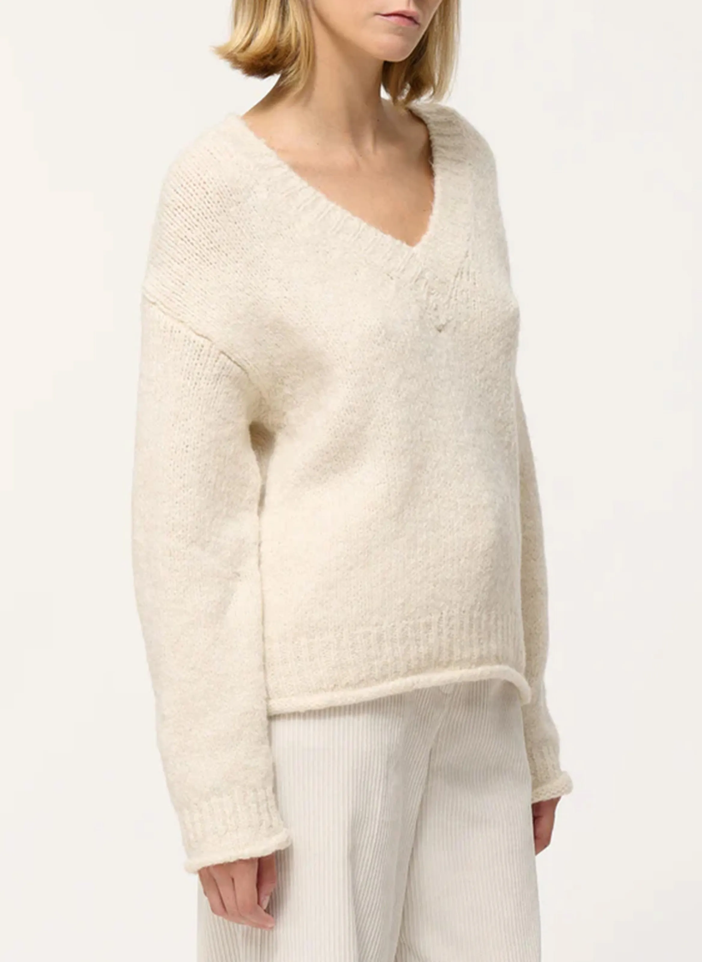  HUMILITY   Maglione oversize con collo a V | Bianco