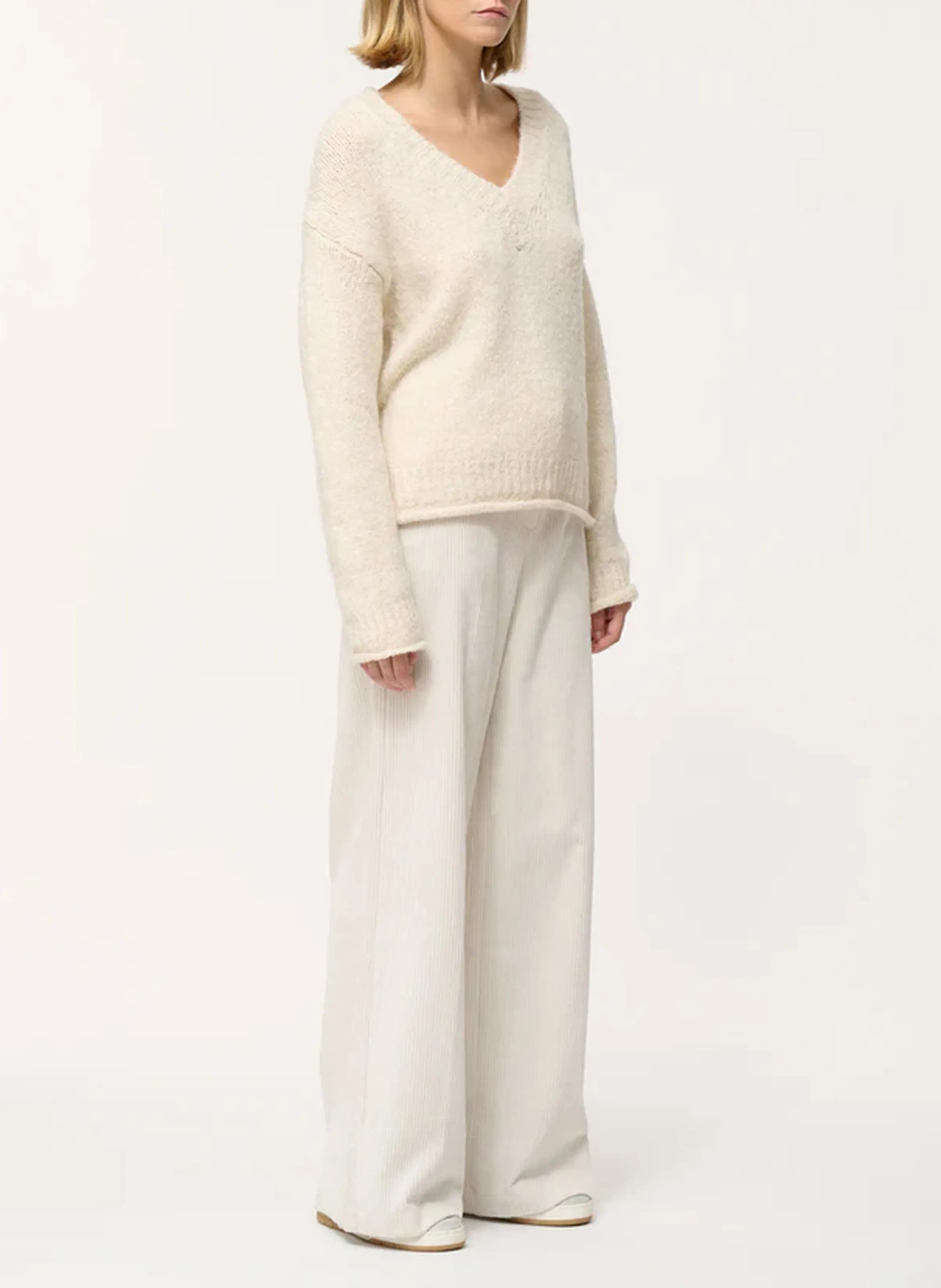  HUMILITY   Maglione oversize con collo a V | Bianco