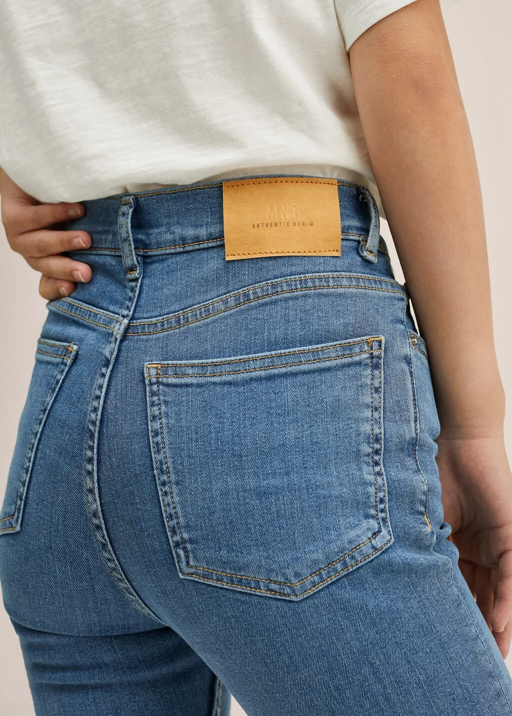 Jeans flare spacco