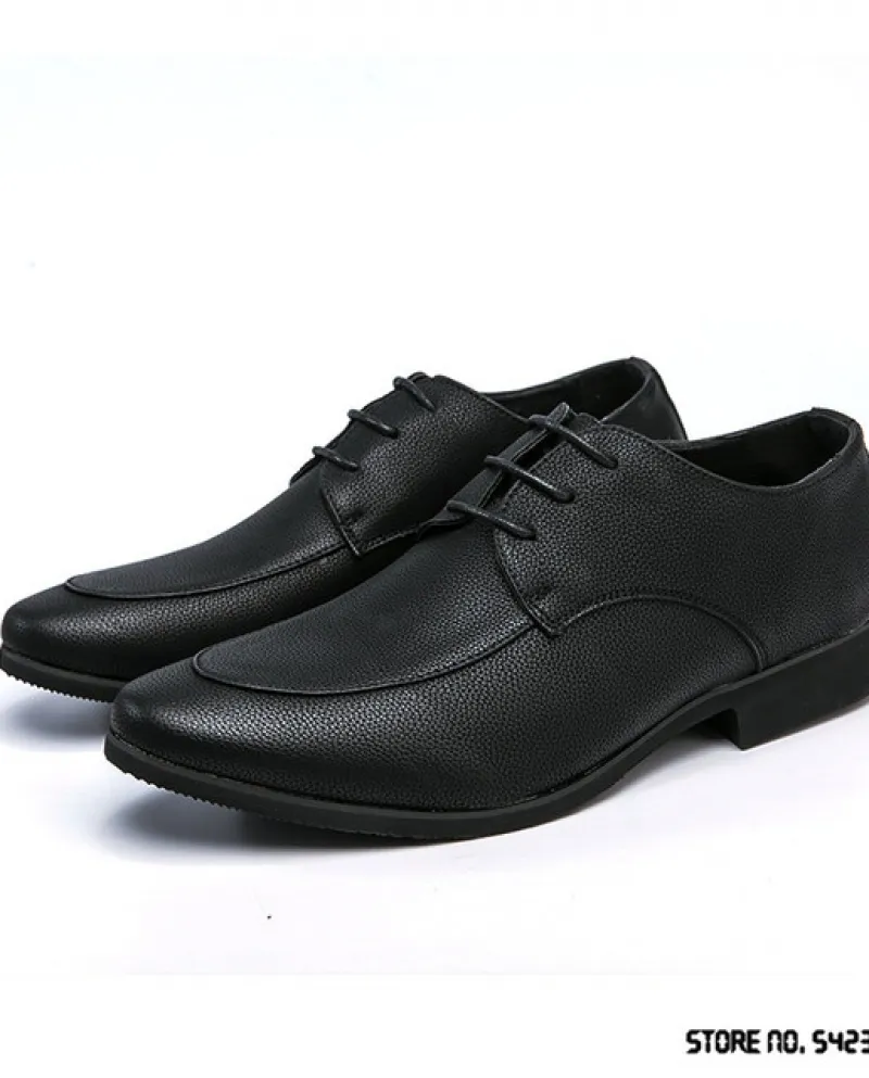 Luxury Britain New Designer Mens Black Lace Up Scarpe da sposo da sposa Appartamenti Mocassini casual Abito formale Zapatos Homb