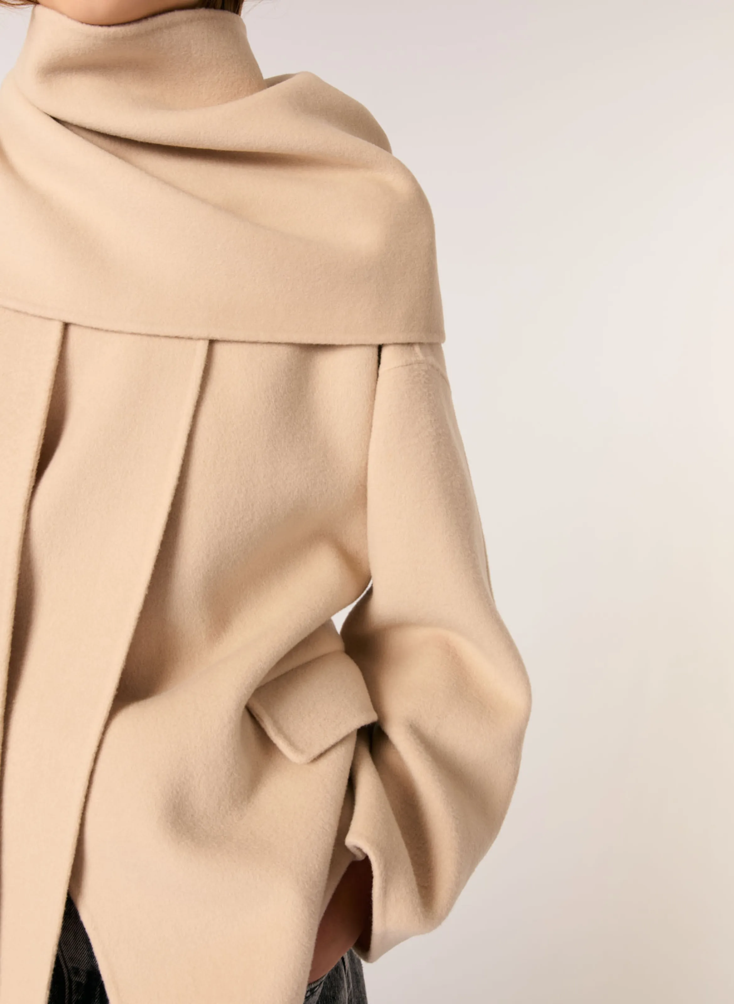  MAJE   Cappotto con sciarpa integrata in misto lana | Beige