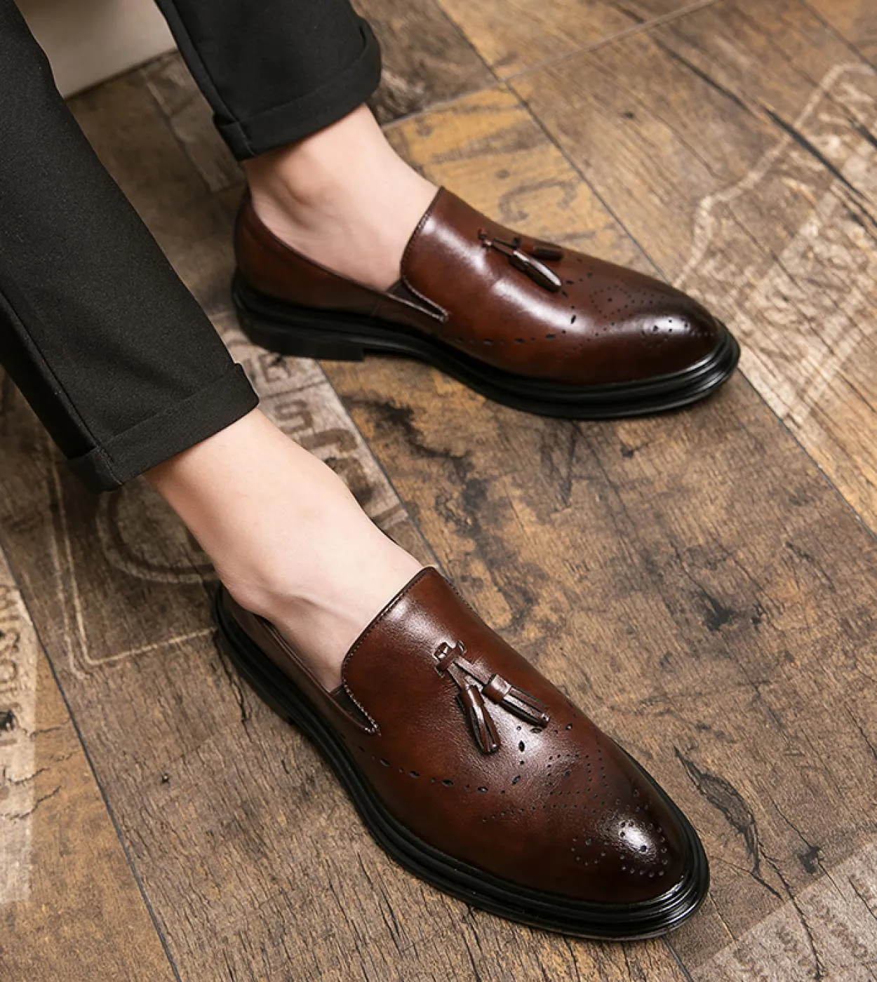 Mocassini eleganti neri da uomo Marca Casual Slip On Oxford Nappa maschile Gentleman Scarpe da lavoro Stile britannico Prom Even