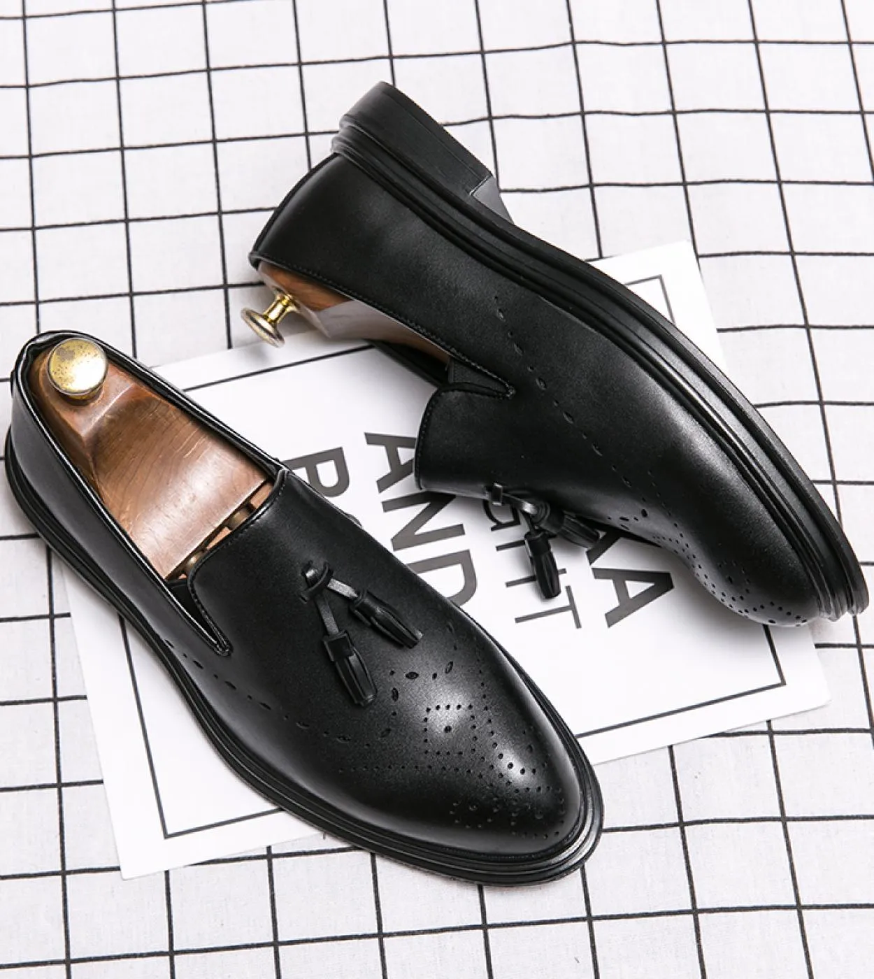 Mocassini eleganti neri da uomo Marca Casual Slip On Oxford Nappa maschile Gentleman Scarpe da lavoro Stile britannico Prom Even