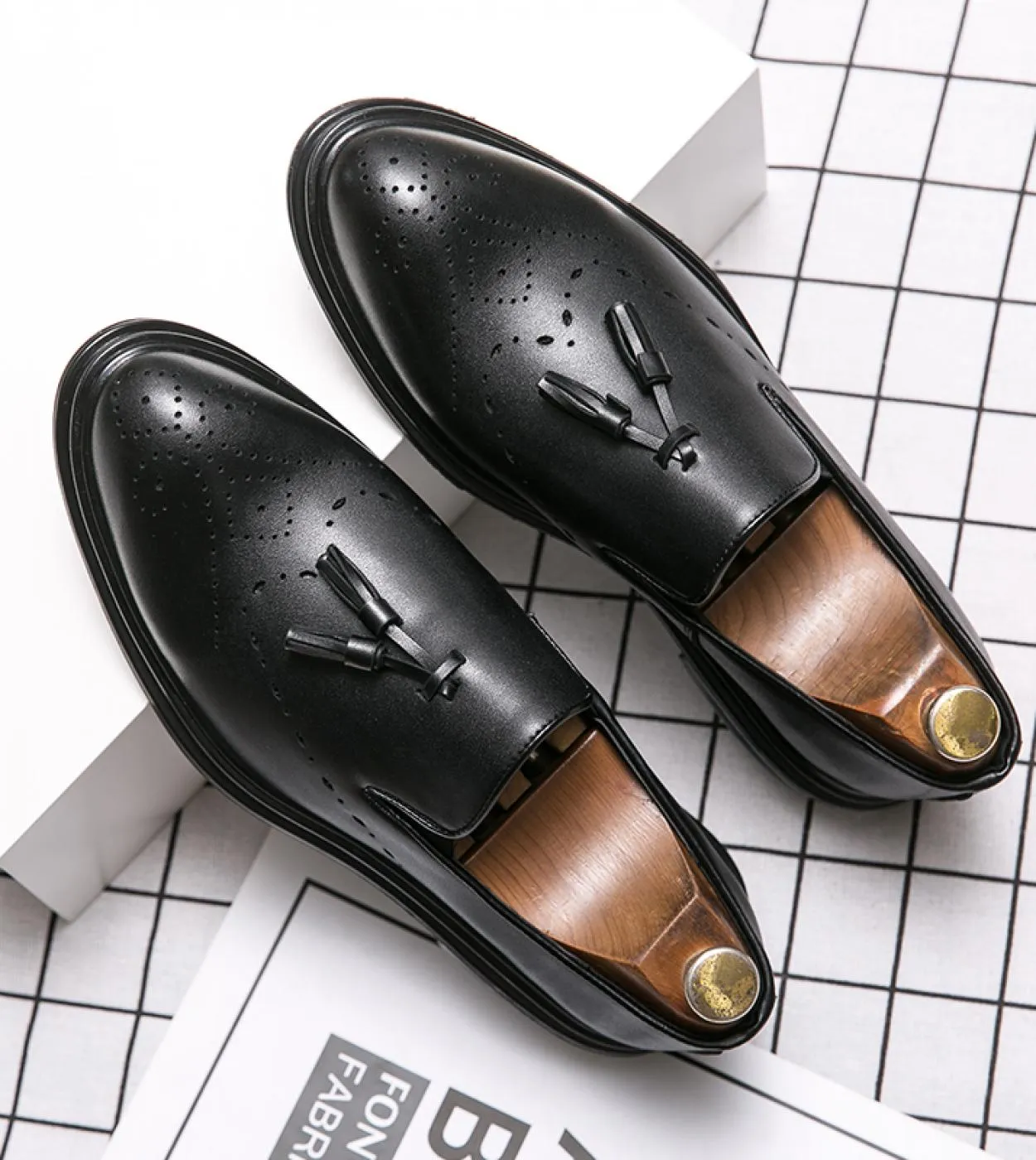 Mocassini eleganti neri da uomo Marca Casual Slip On Oxford Nappa maschile Gentleman Scarpe da lavoro Stile britannico Prom Even