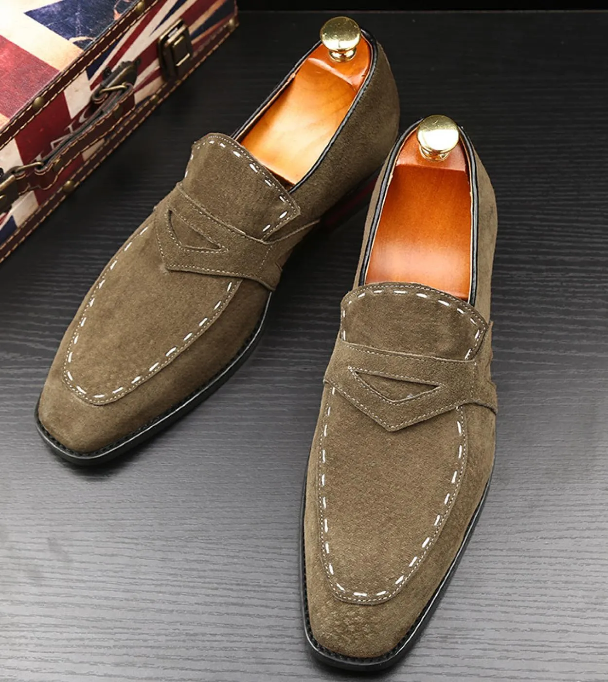 Mocassini in pelle scamosciata Moda uomo Scrub smerigliato a punta Scarpe casual da uomo di grandi dimensioni Scarpe eleganti da