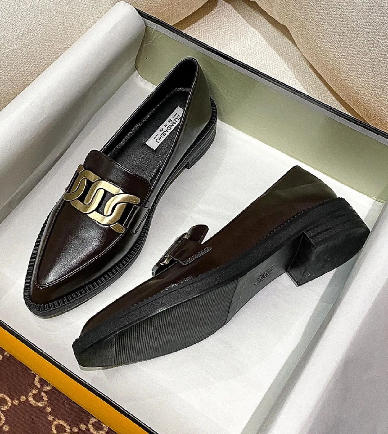 Mocassini Scarpe Donna 2023 New Metal Retro British Style Slothful Small Leather Shoes Flat Scarpe singole da donna Large Size