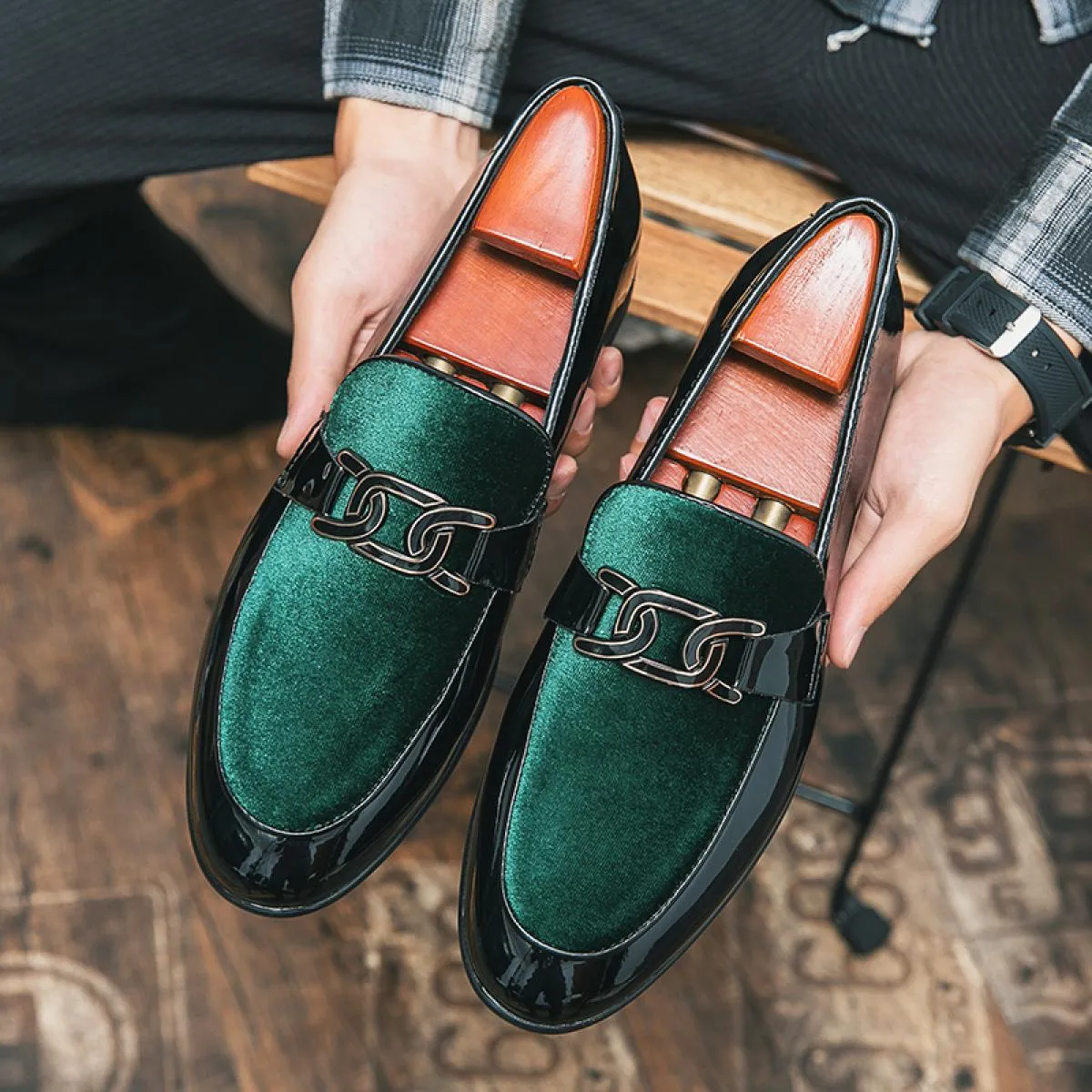 Nuove scarpe da sposa per uomo mocassini slipon in pelle verniciata verde punta tonda scarpe eleganti da uomo spedizione gratuit