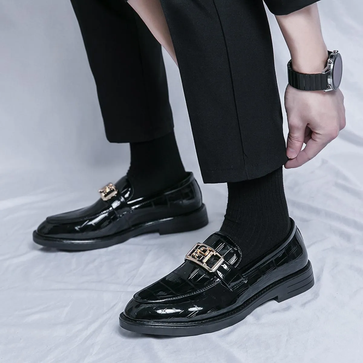 Nuovi mocassini neri da uomo scarpe in pelle verniciata slip traspiranti su scarpe casual solide fatte a mano spedizione gratuit