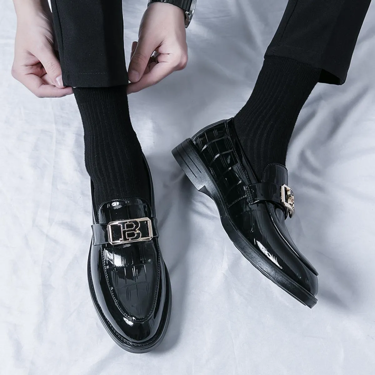 Nuovi mocassini neri da uomo scarpe in pelle verniciata slip traspiranti su scarpe casual solide fatte a mano spedizione gratuit