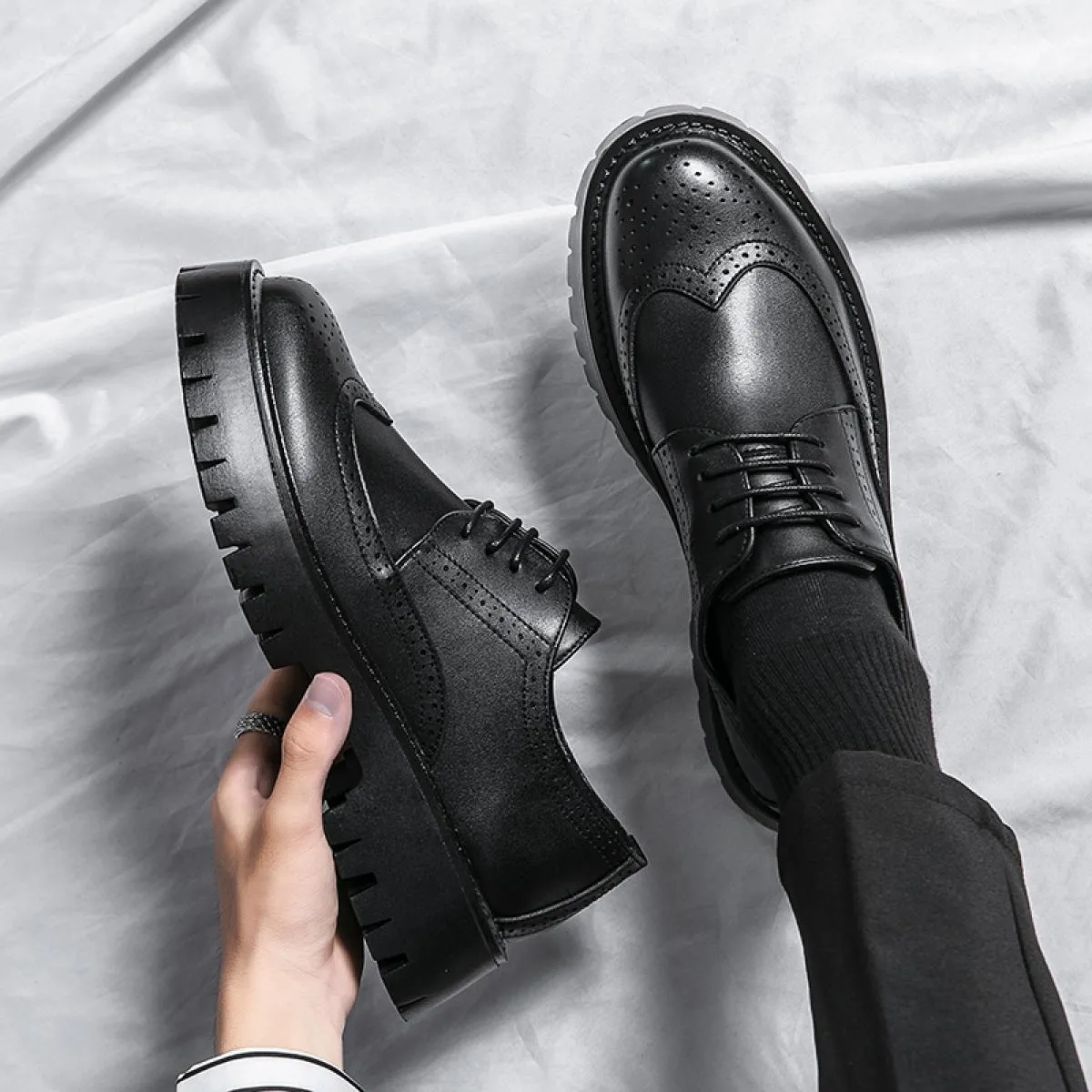 Nuovi mocassini neri Scarpe da uomo Nappe Traspiranti Laceup Scarpe casual solide Fatte a mano Spedizione gratuita Taglia 3844 A