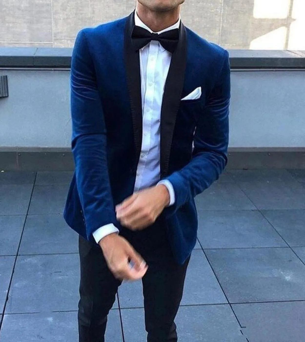 Nvy Velluto blu Abiti da uomo Moda Scialle Risvolto Traje Hombre Matrimonio monopetto Abito da lavoro su misura 2 pezzi