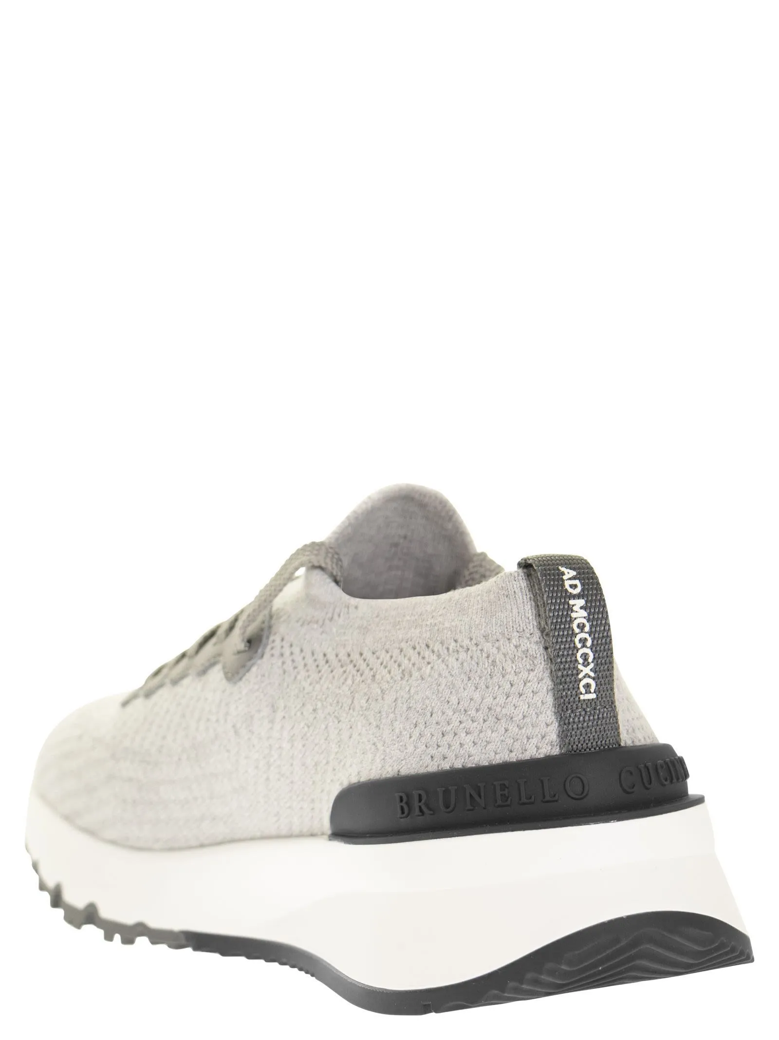 Runners in cotton knit and semi-glossy calf leather