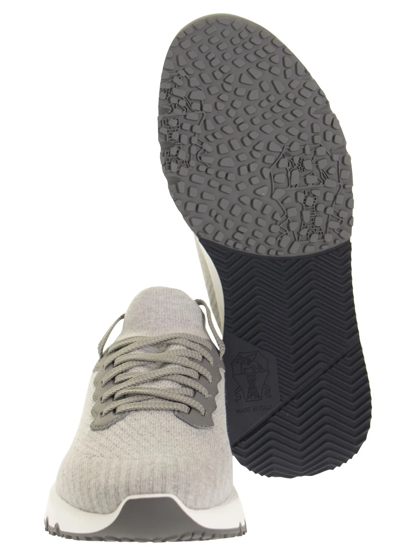 Runners in cotton knit and semi-glossy calf leather