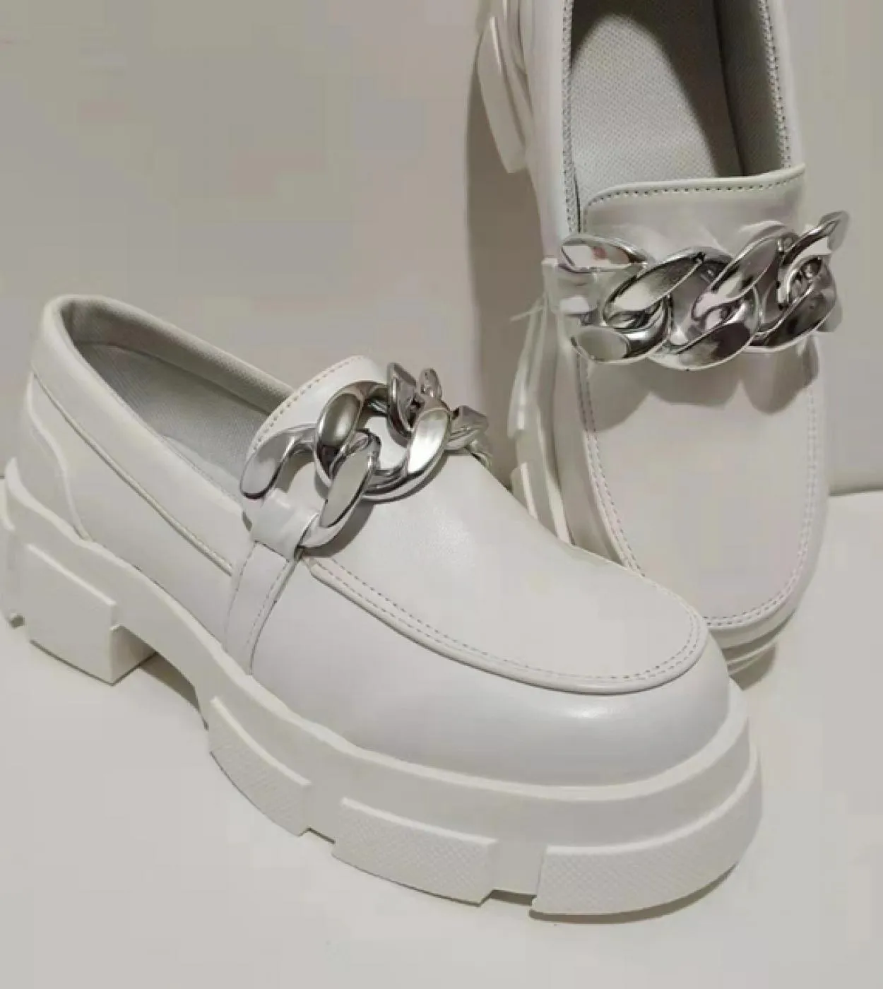 Scarpe casual piatte da donna Slip On Mocassini con plateau con decorazione a catena leopardata Moda Sneakers grosse retrò femmi