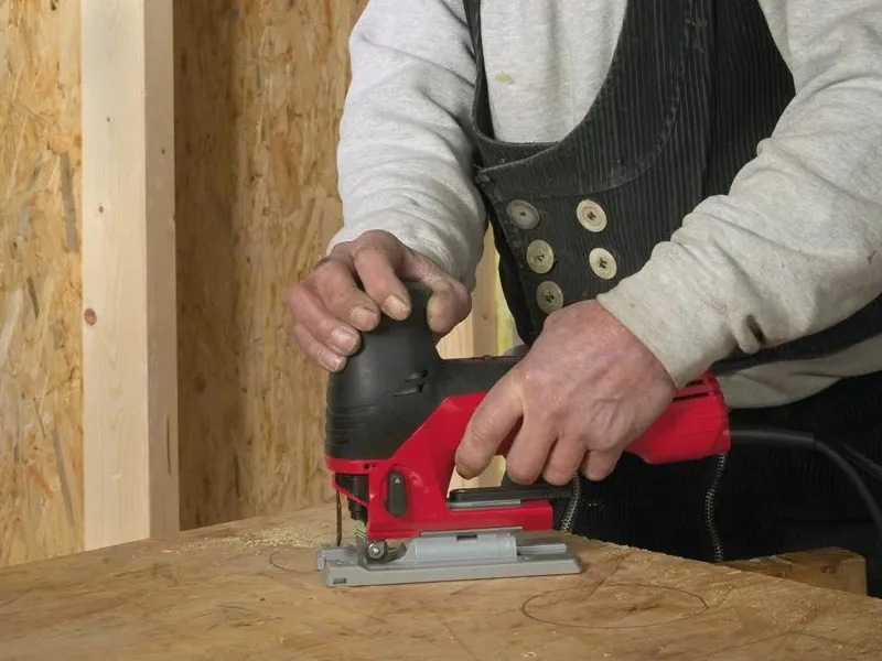 Seghetto alternativo a filo Milwaukee JS 120 X, 710W con valigetta