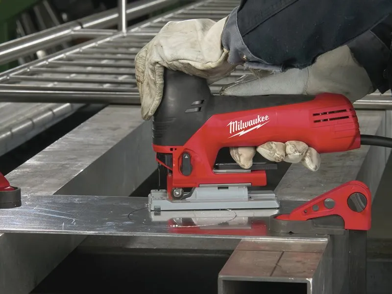 Seghetto alternativo a filo Milwaukee JS 120 X, 710W con valigetta