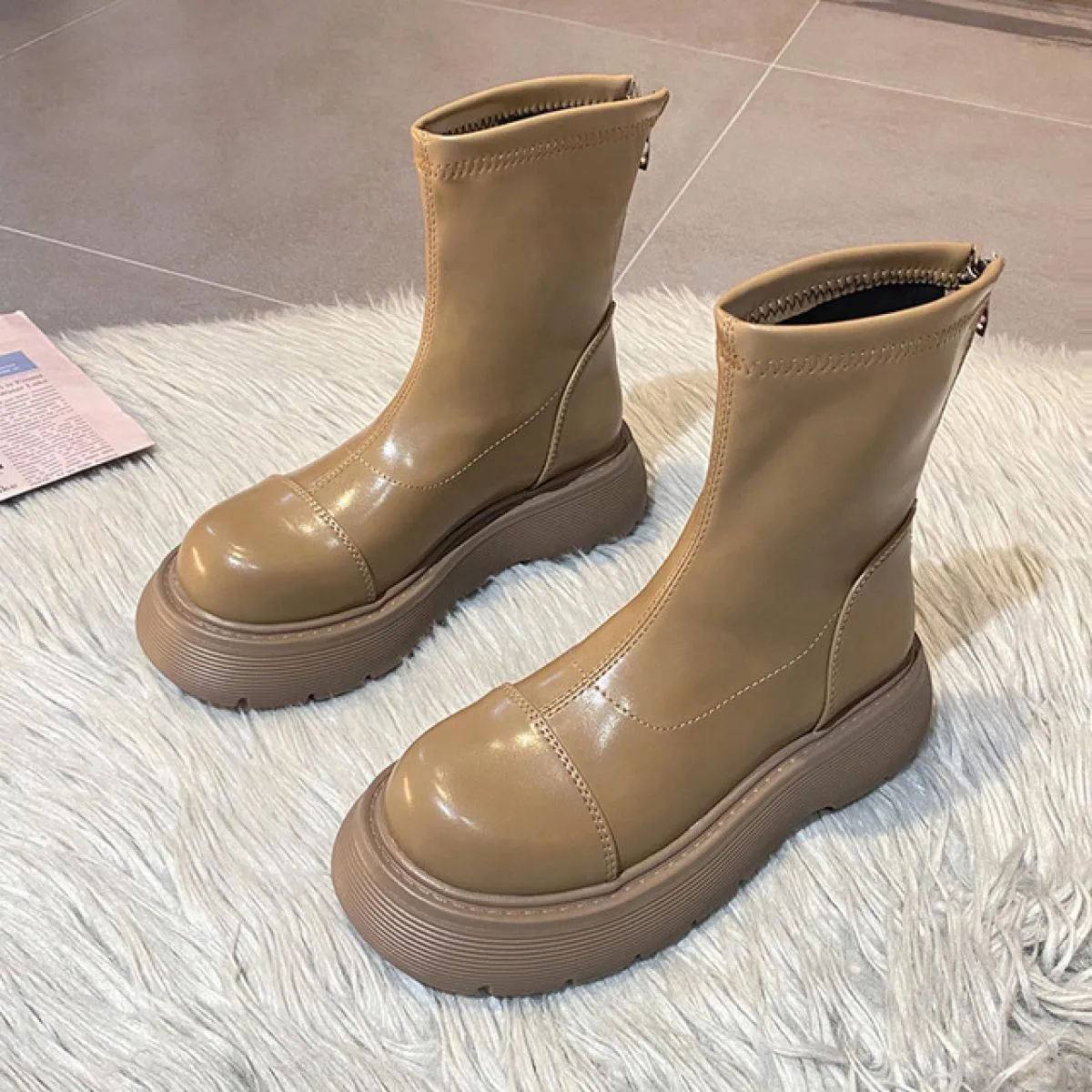 Stivaletti Donna Primavera e Autunno 2022 New Net Red Fashion Cento Muffin Fondo spesso Autunno Sottile Stivaletti marea