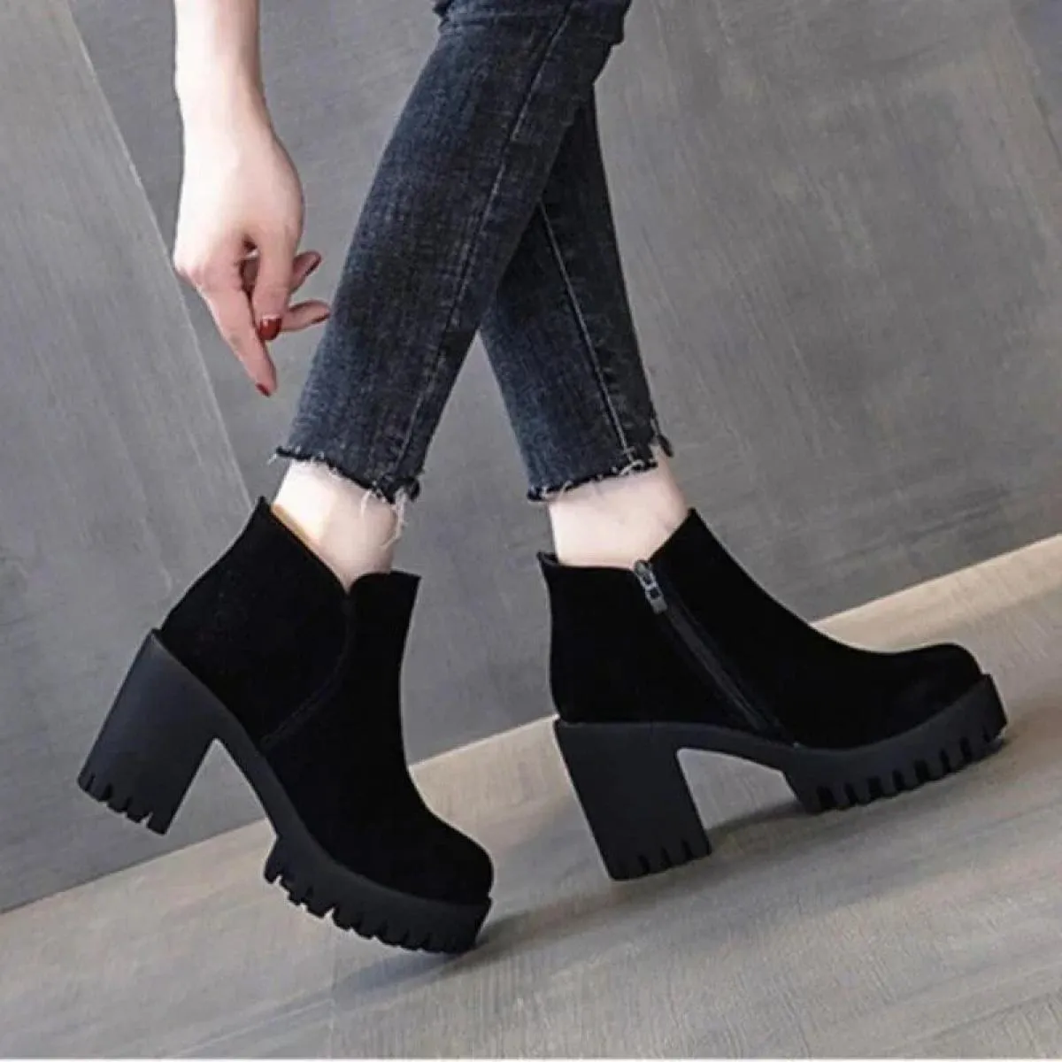 Stivaletti in pelle scamosciata elastica alla caviglia alla moda Tacchi alti invernali Stretch Stivaletti autunnali da donna Pun