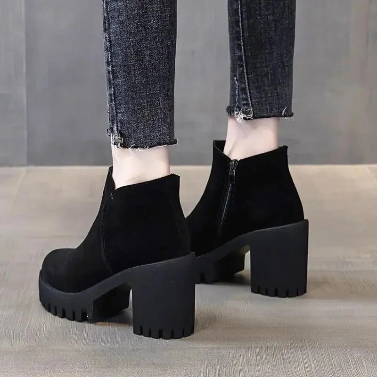 Stivaletti in pelle scamosciata elastica alla caviglia alla moda Tacchi alti invernali Stretch Stivaletti autunnali da donna Pun