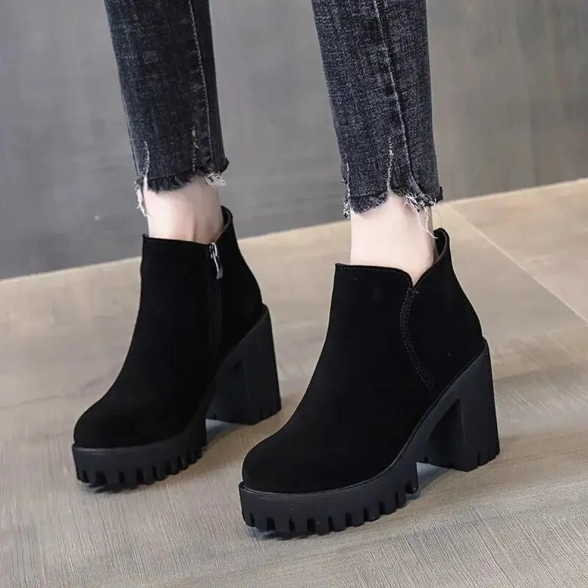Stivaletti in pelle scamosciata elastica alla caviglia alla moda Tacchi alti invernali Stretch Stivaletti autunnali da donna Pun