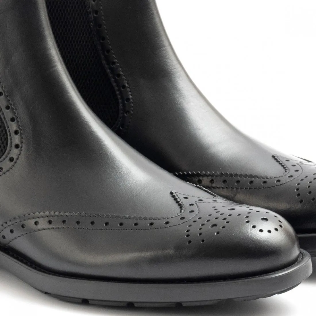 Stivaletto Marco Ferretti nero in pelle con elastico